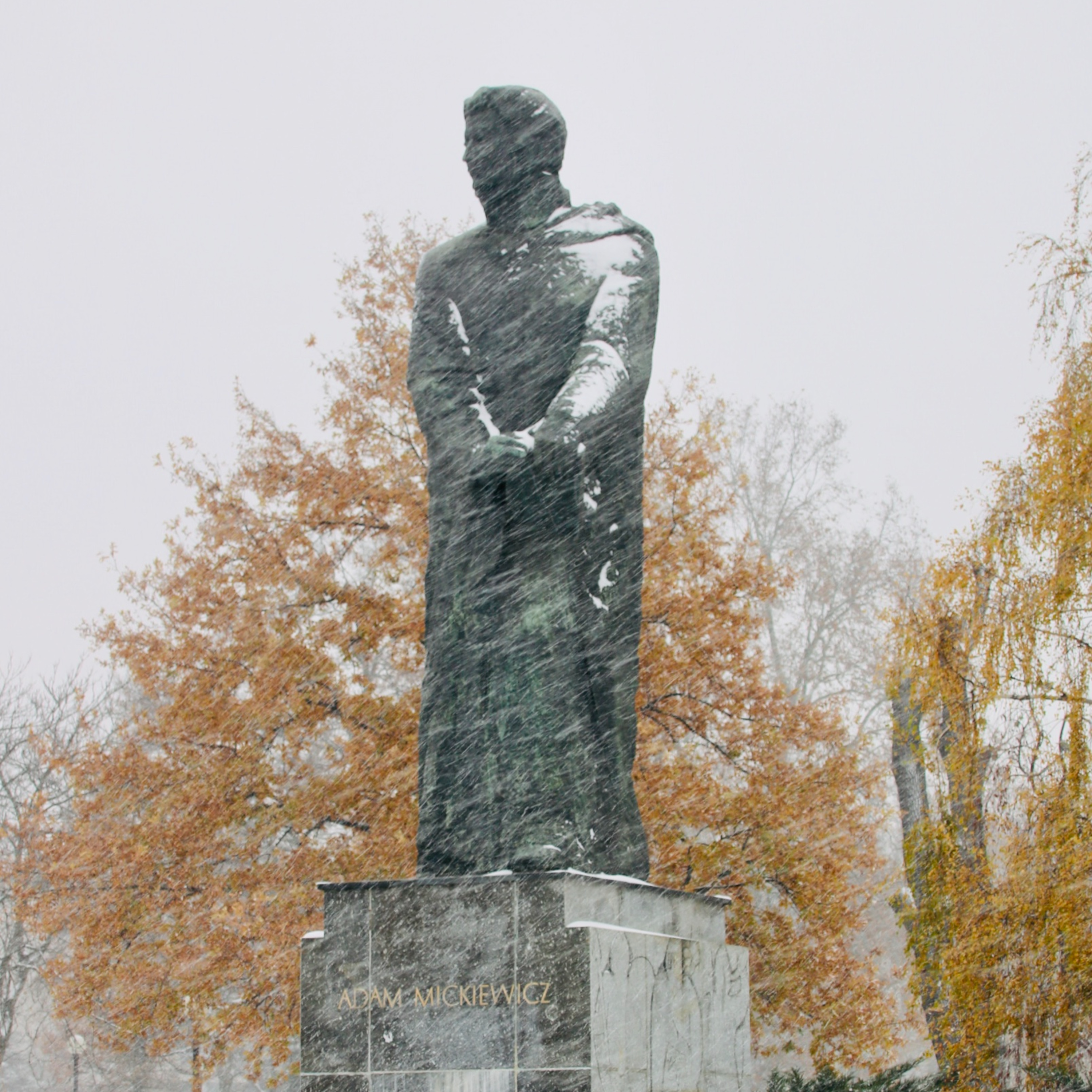 Naukowa Dzielnica - "Mickiewicz i inni. Konteksty zmiany nazwy Uniwersytetu Poznańskiego w 1955 roku" - prof. Maciej Michalski episode artwork