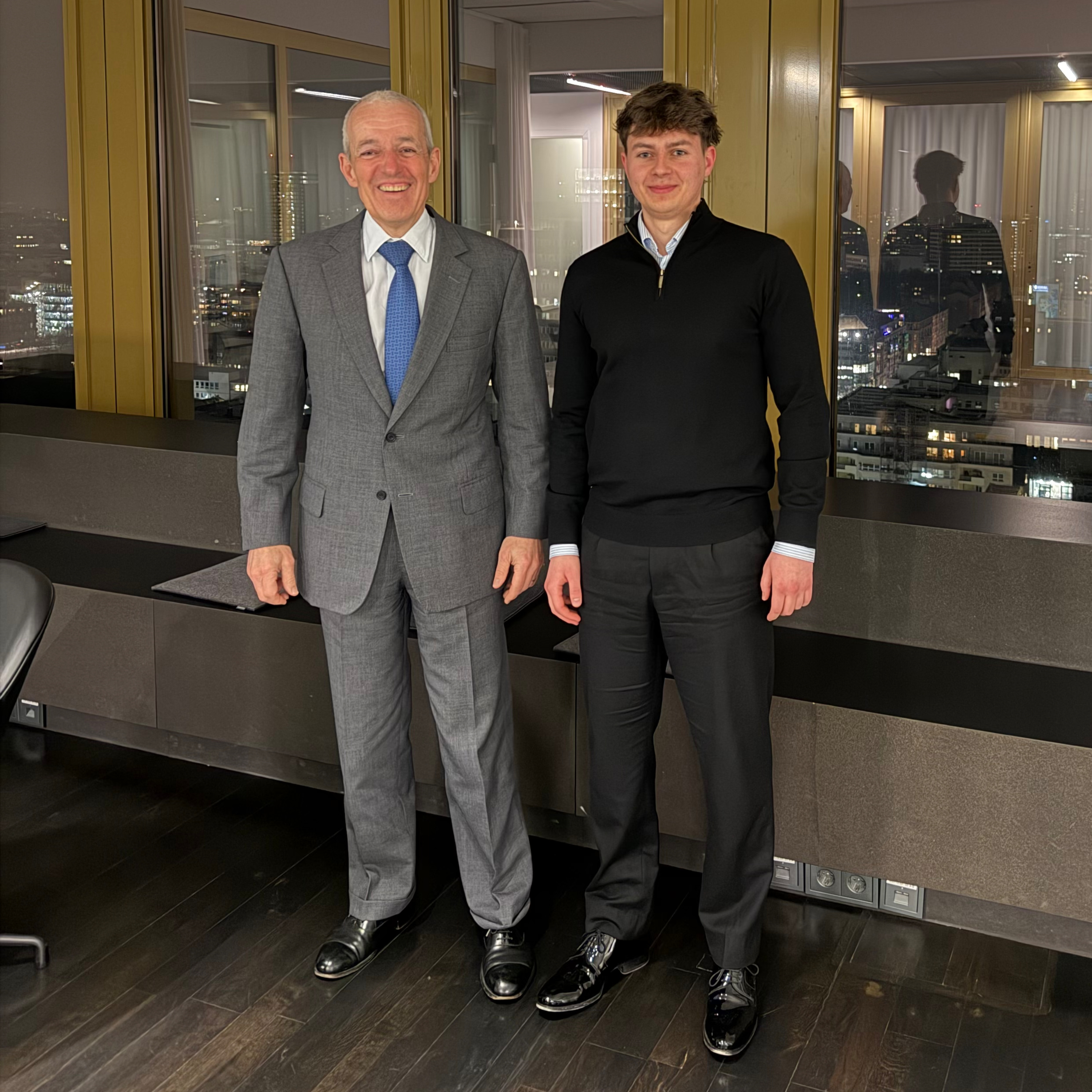 Johannes Huth - Senior Advisory Partner bei KKR und Managing Director bei GBL (#PE25) episode artwork