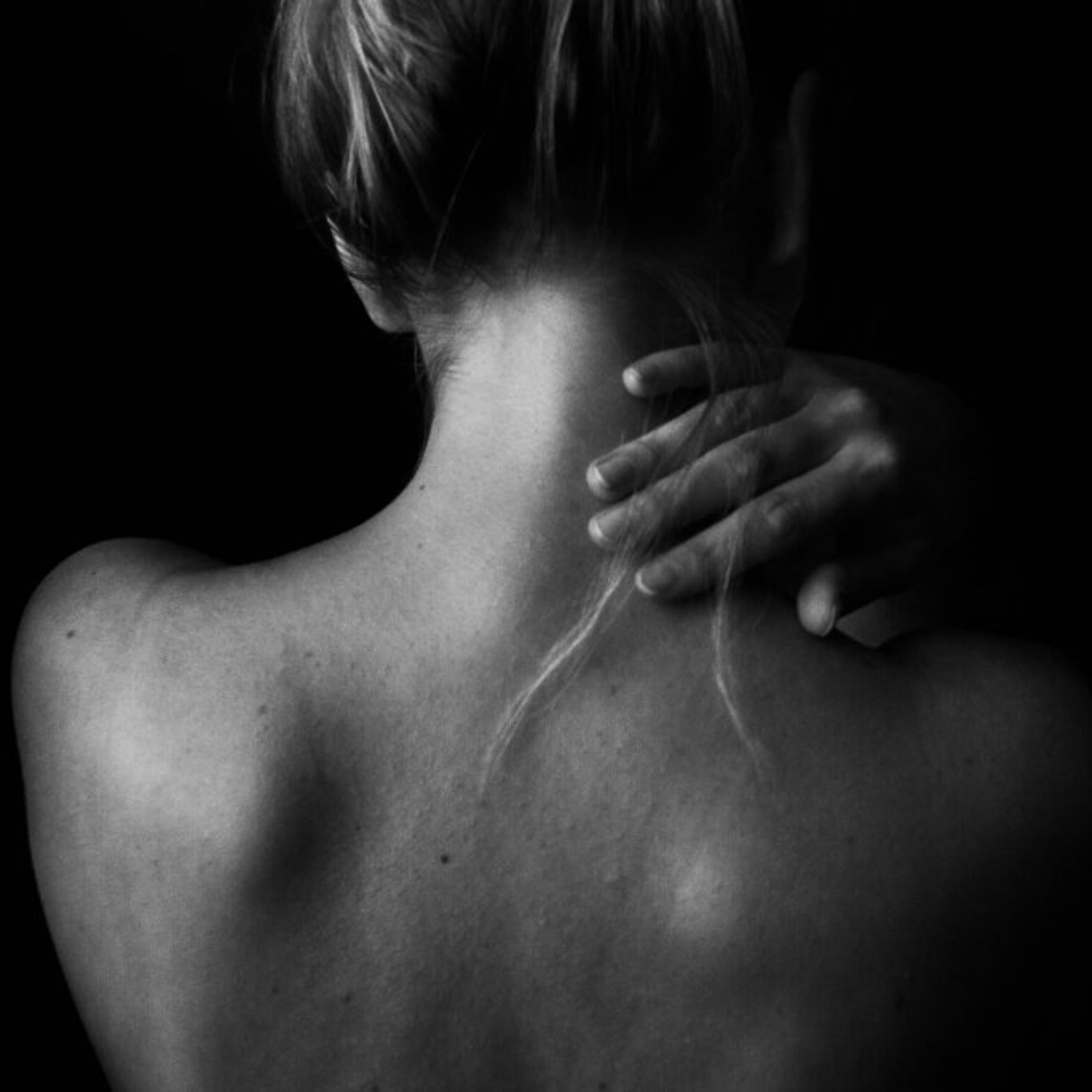 The trauma memories my shoulder holds (and the alchemy of rewriting the narrative) I Heather Plett episode artwork