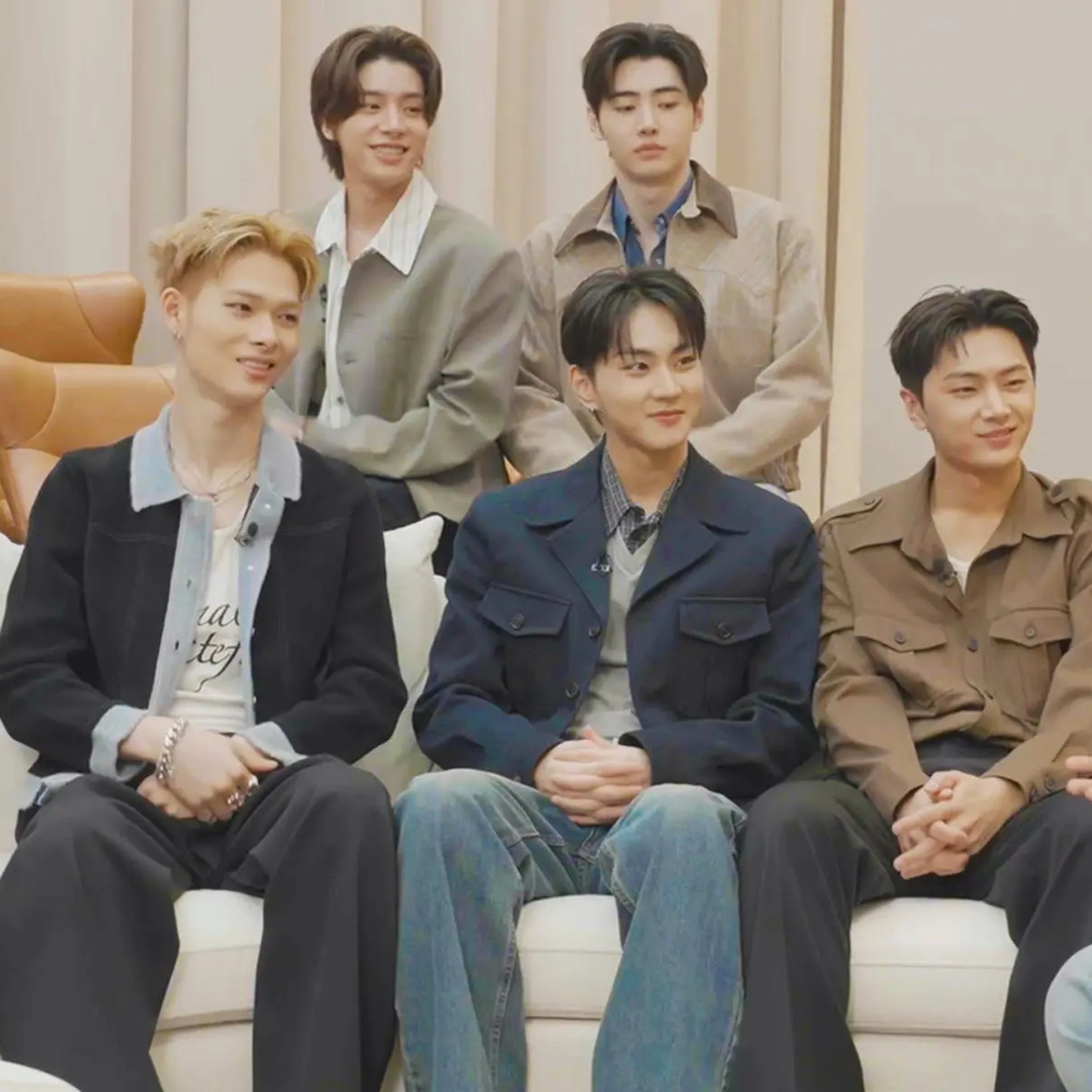 ENHYPEN SPEAKS OUT ABOUT HEESEUNG’S EXIT & PLANS FOR MOVING FORWARD: ‘THERE’S BEEN CHANGES’ episode artwork