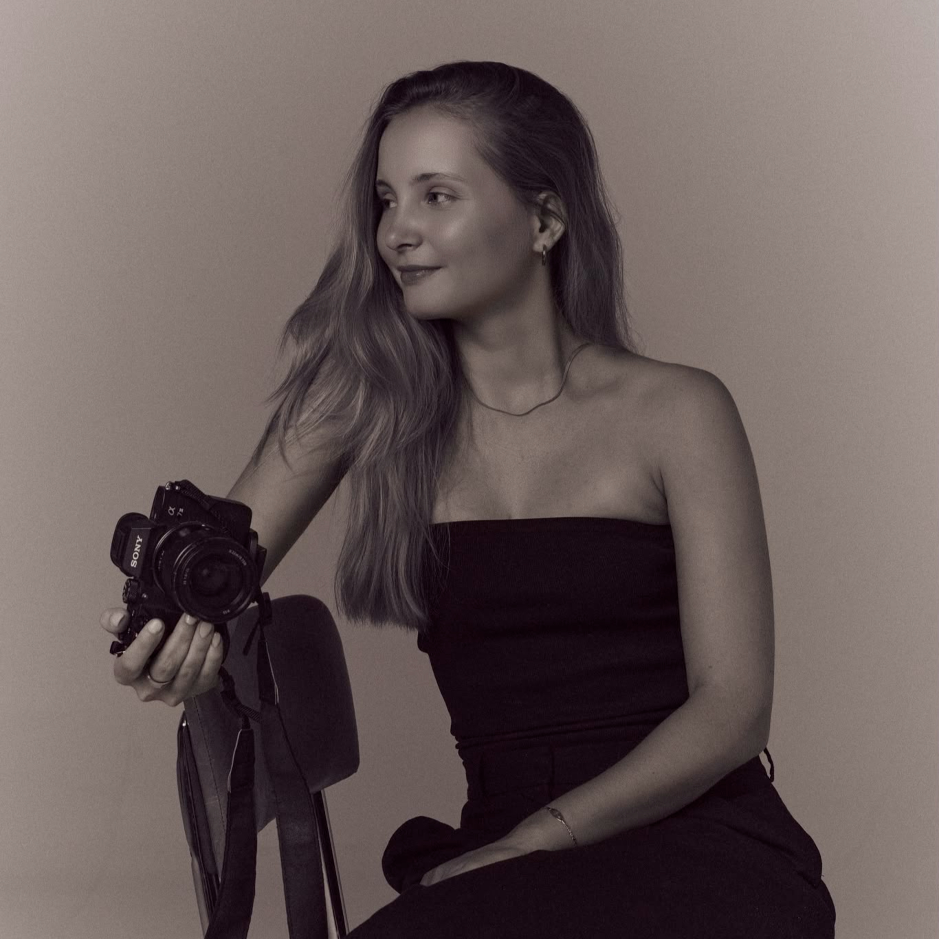 #75: Ze sprong van één naar drie pilates studio's én internationale fotografie klanten in één jaar - Het Verhaal van Helena Canoot episode artwork