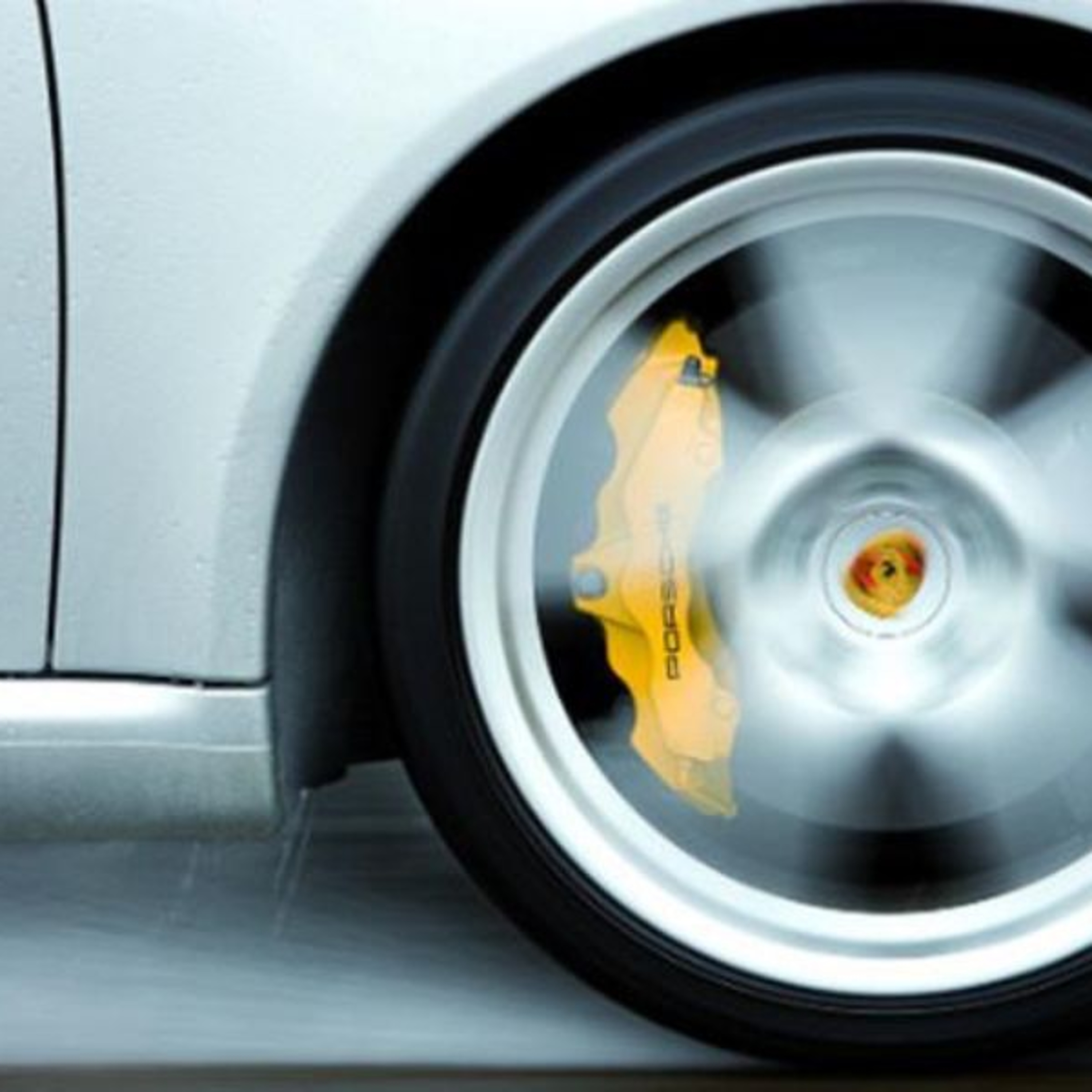 ESP là gì? Vai trò của hệ thống cân bằng điện tử trên ô tô