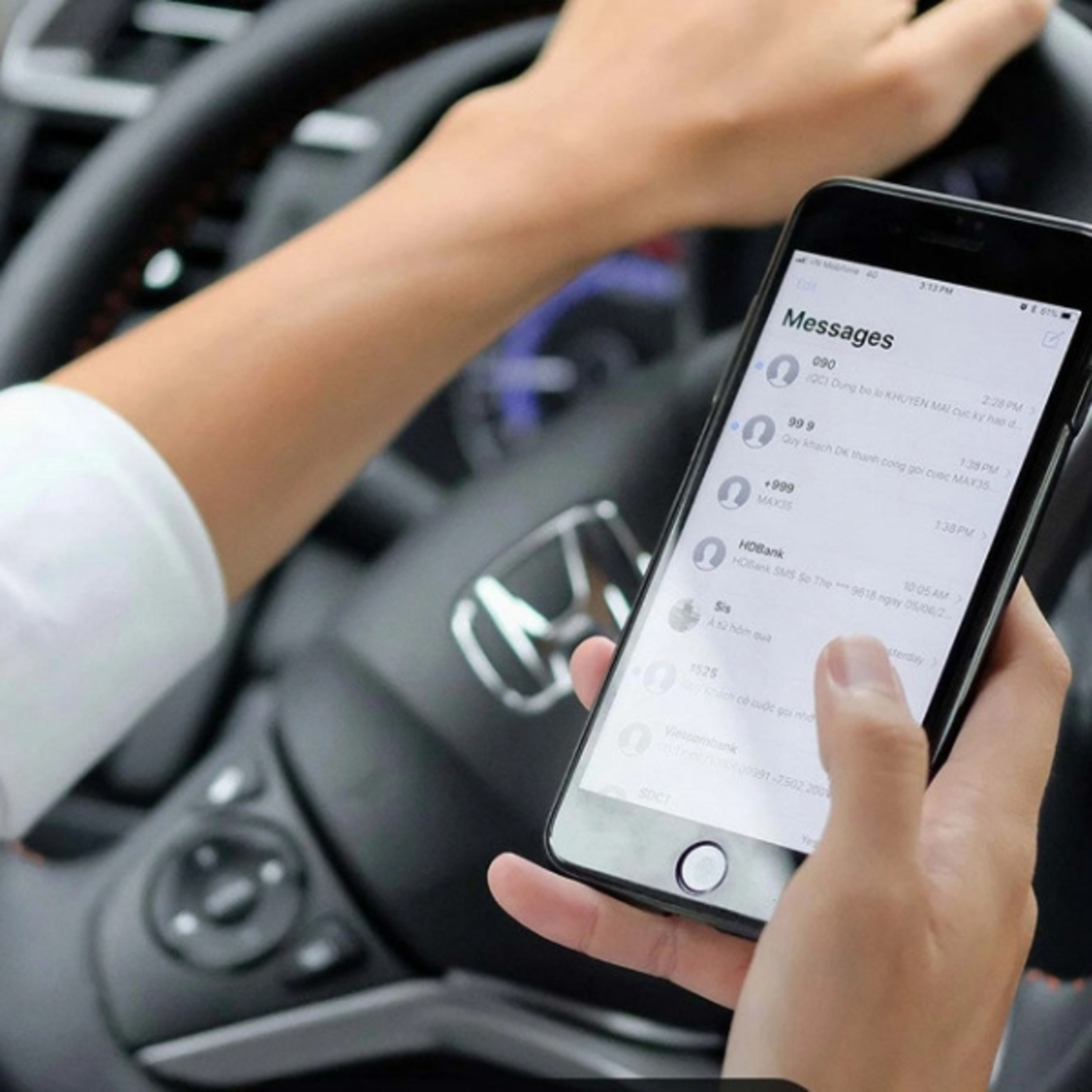 [Cập nhật] Mức xử phạt lỗi sử dụng điện thoại khi lái xe 2024