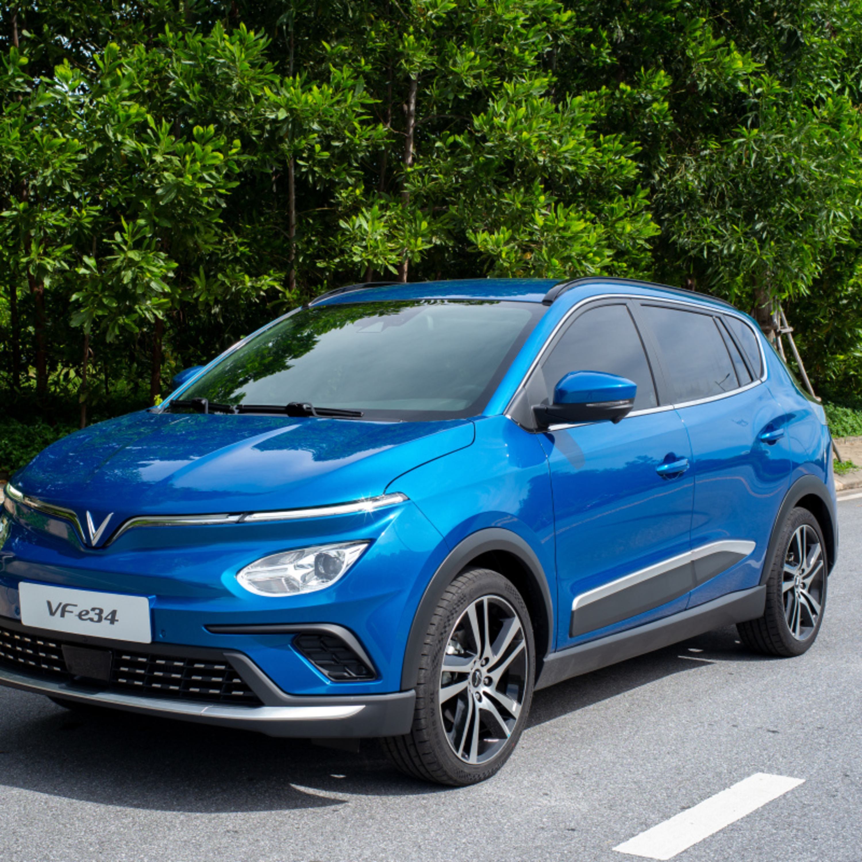 So sánh ô tô điện và xăng: Ưu nhược điểm từng dòng.