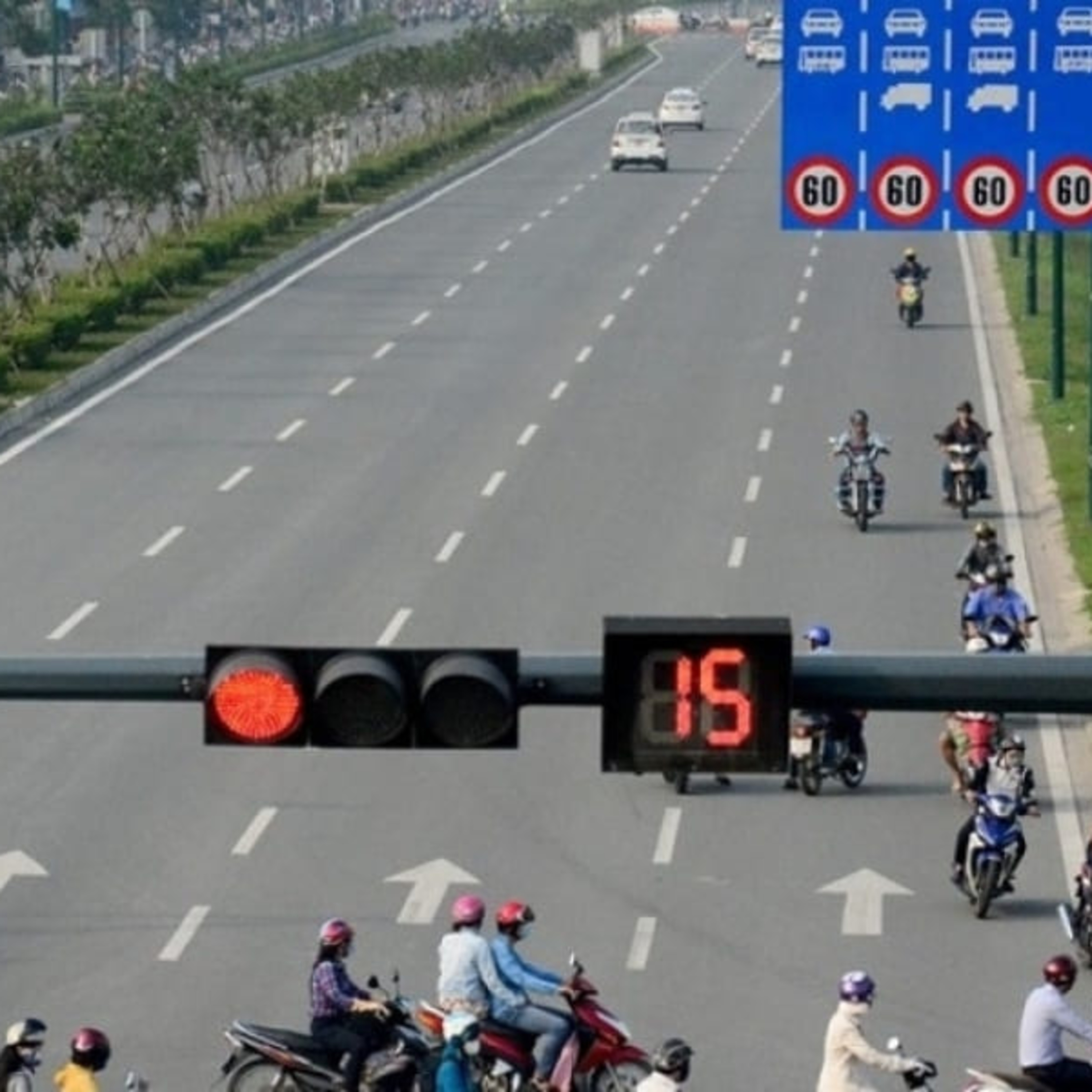 Mức phạt lỗi sai làn đường cho các phương tiện năm 2024