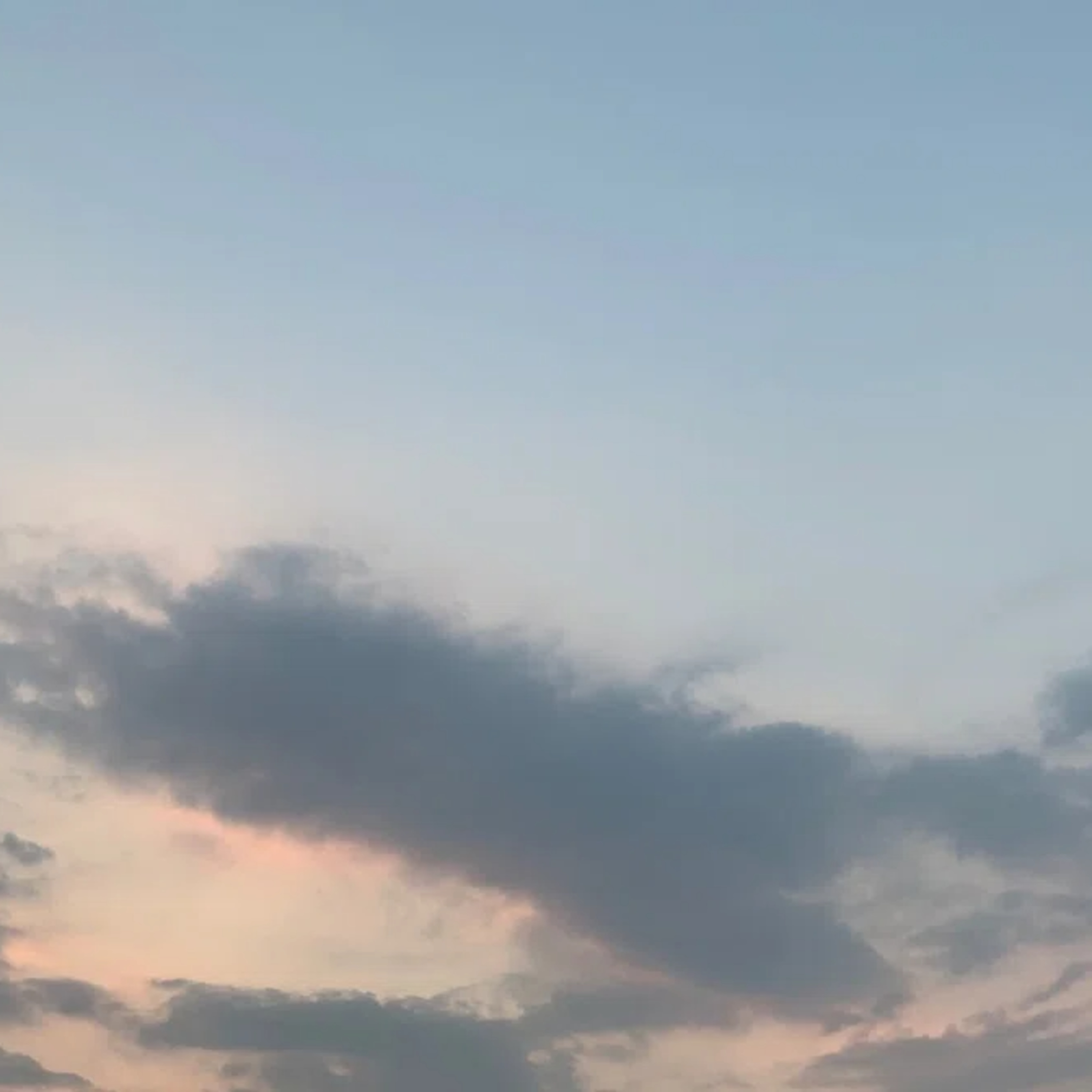 #16 今見ている風景はかつて夢の中で行ったことのある場所で、その夢と全く同じ日射しの中、全く同じ足取りで道を歩いて行くのだけれど、その夢のことは何も思い出せない episode artwork