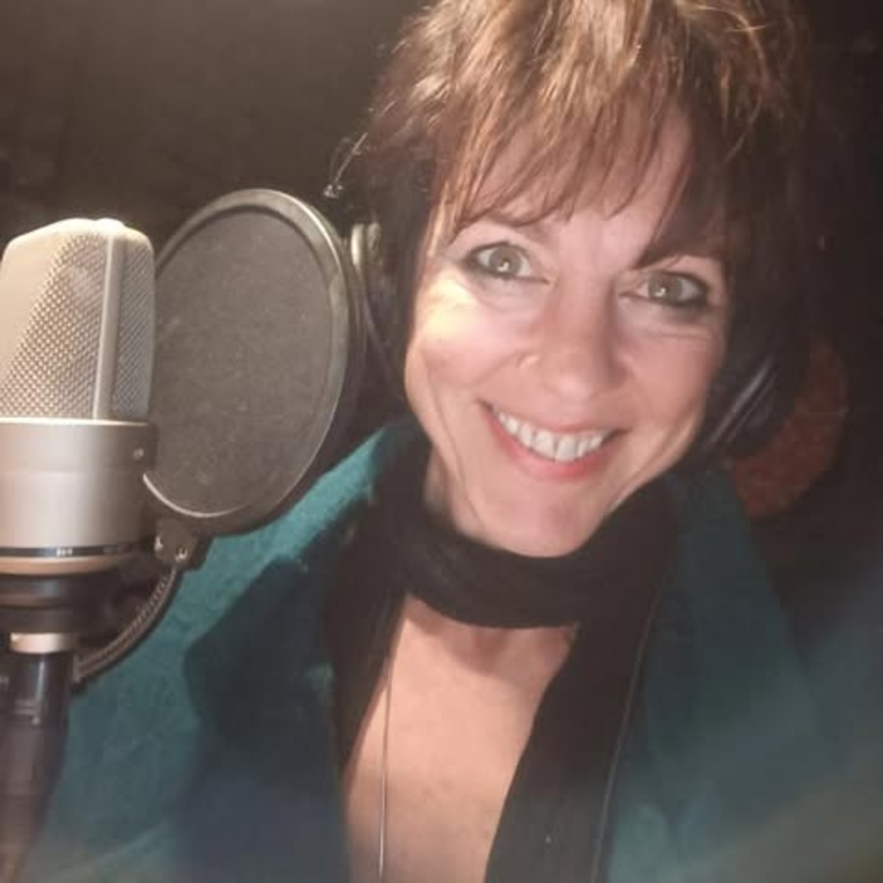 Eva Coll, actriz de doblaje y locutora. episode artwork