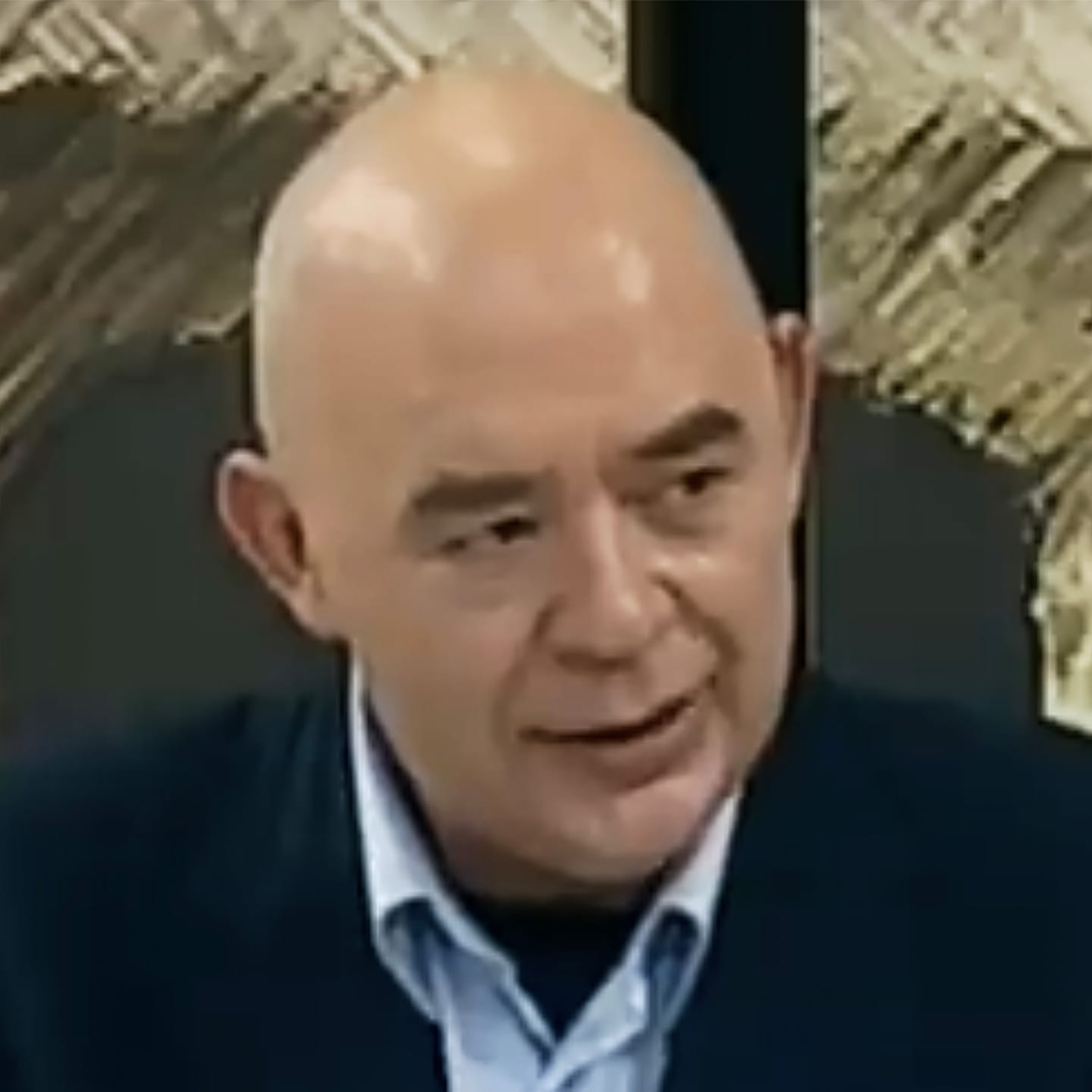 Vicente Quintana, locutor, director de doblaje y comunicador episode artwork
