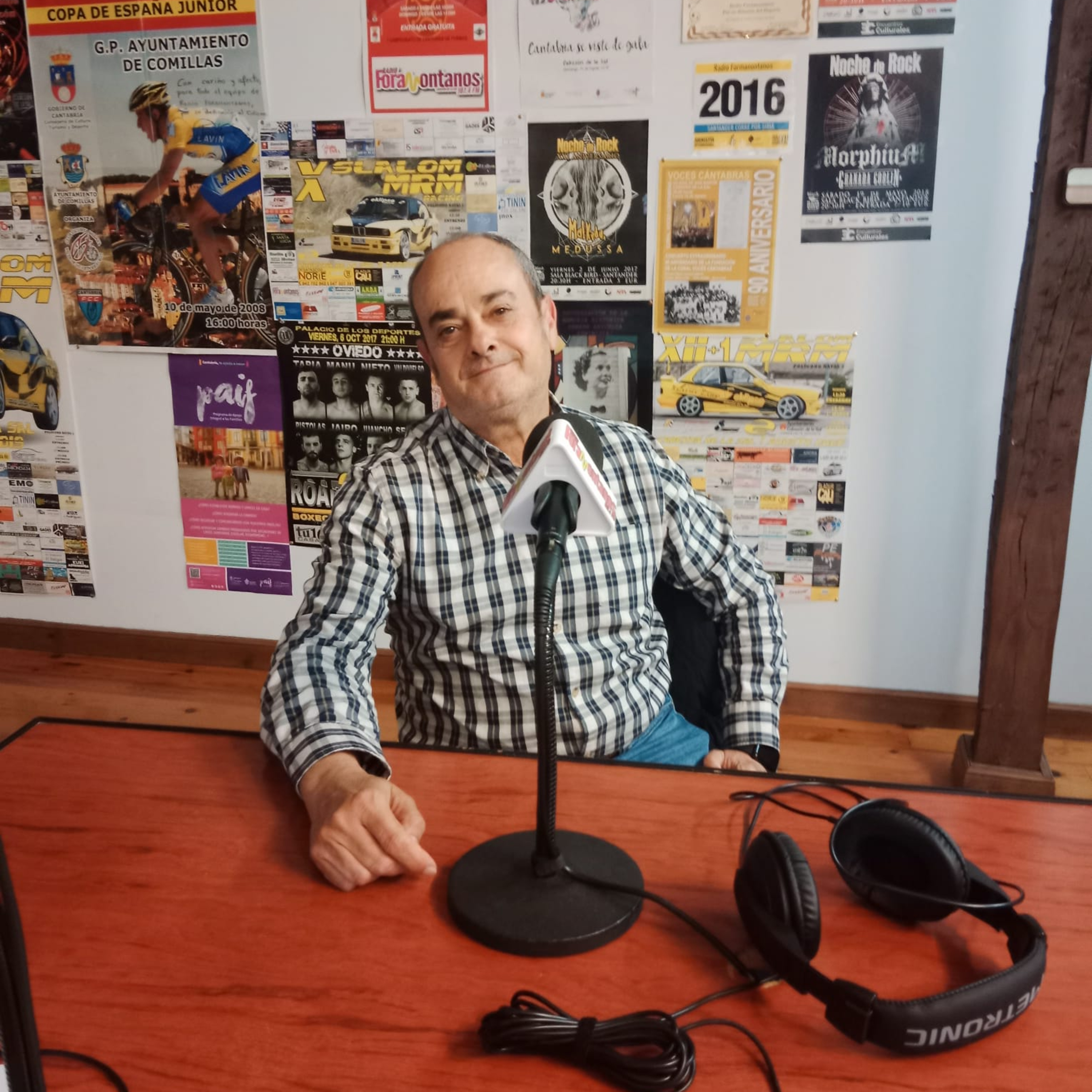 Entrevista con Javier Moya, guitarrista. episode artwork