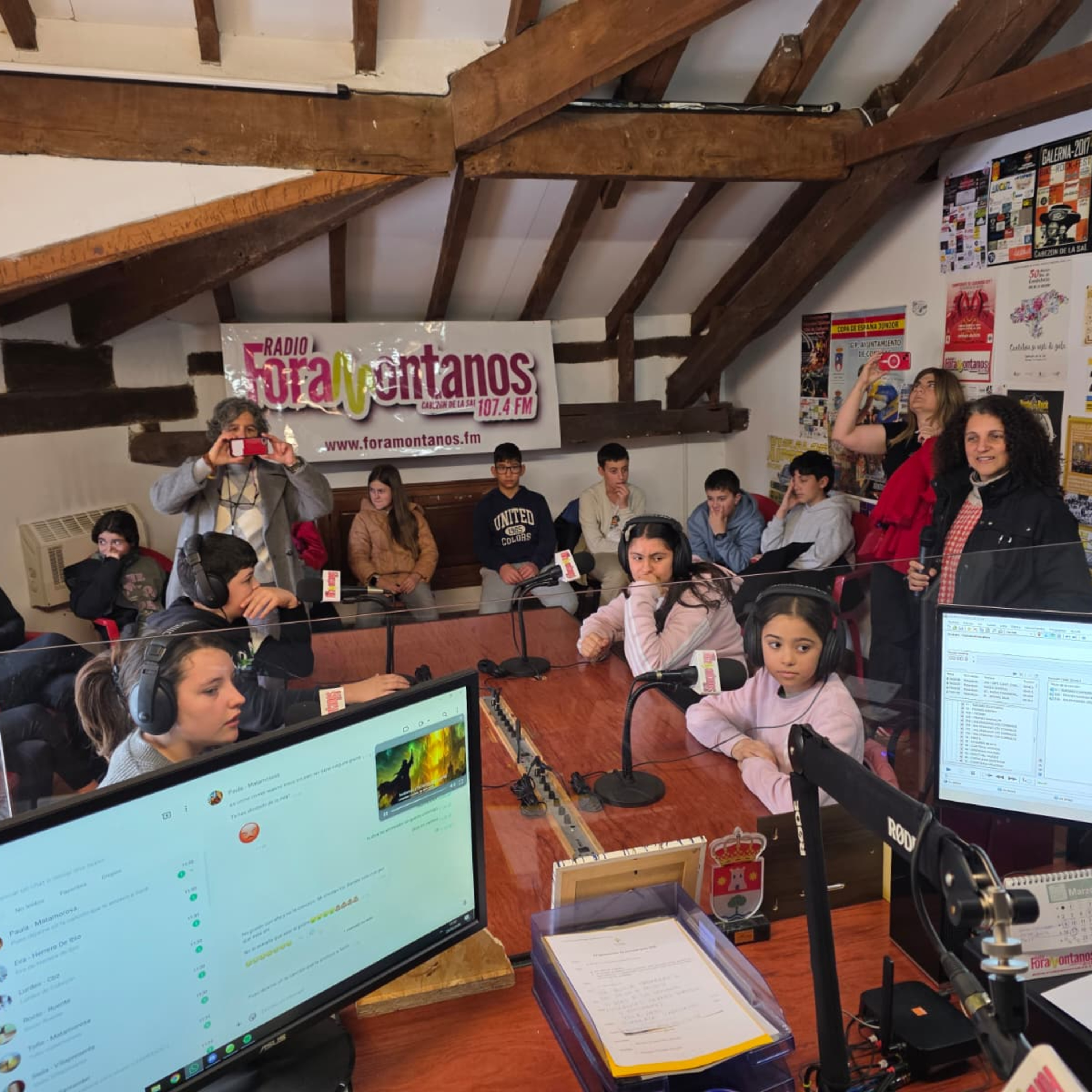 Alumnos de 1°, del taller de radio, del IES Foramontanos episode artwork