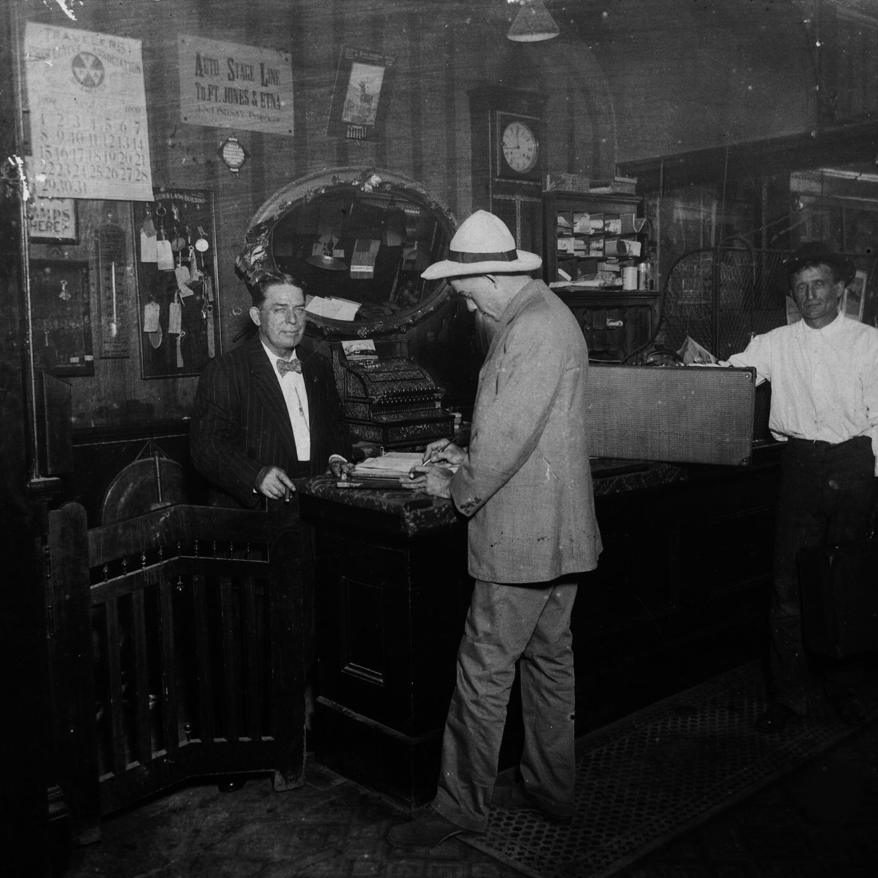 Ep# 52-(Yreka, California)The Yreka Franco-American Hotel: Ghosts, Girls and Gamblers