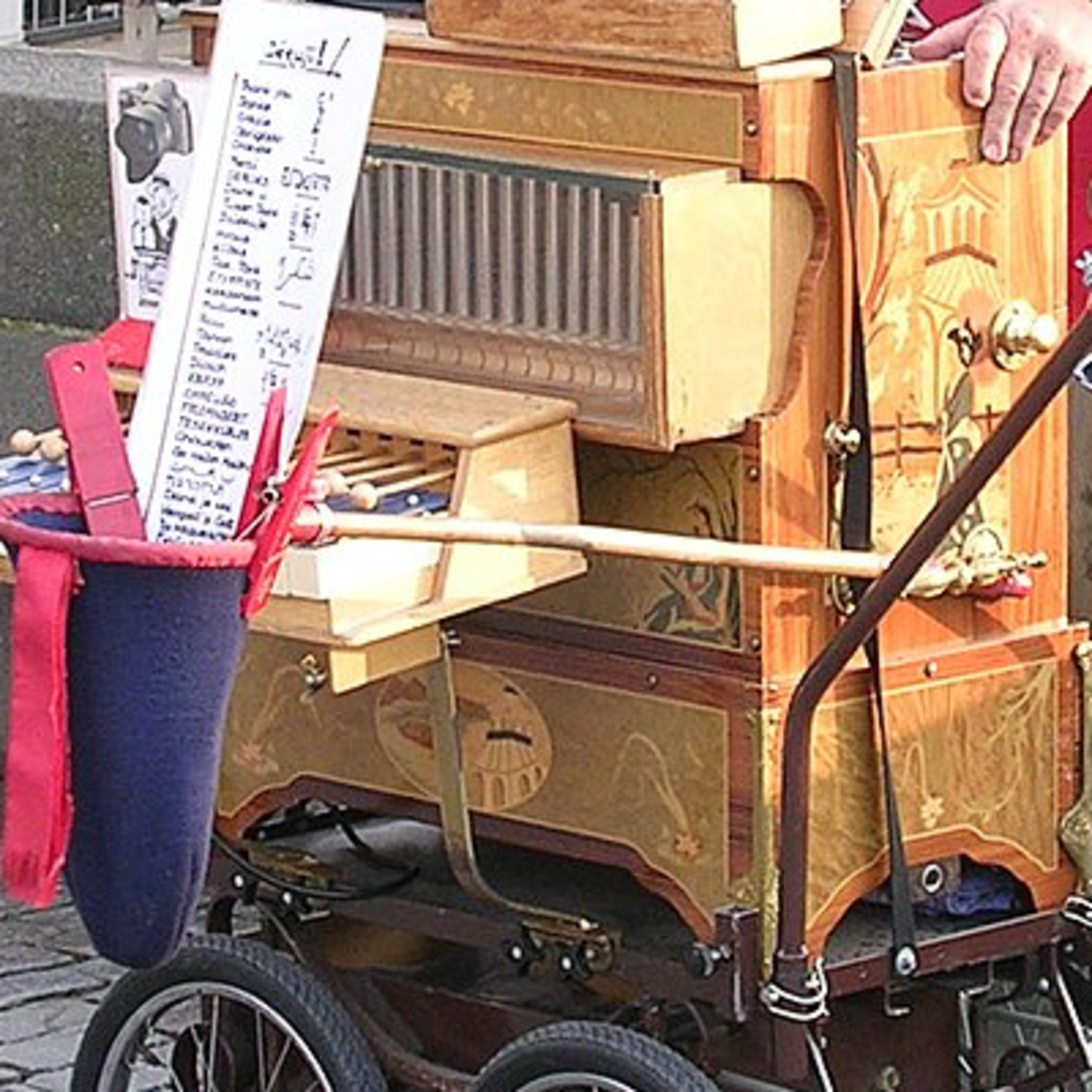 The Workings of the Barrel Organ episode artwork