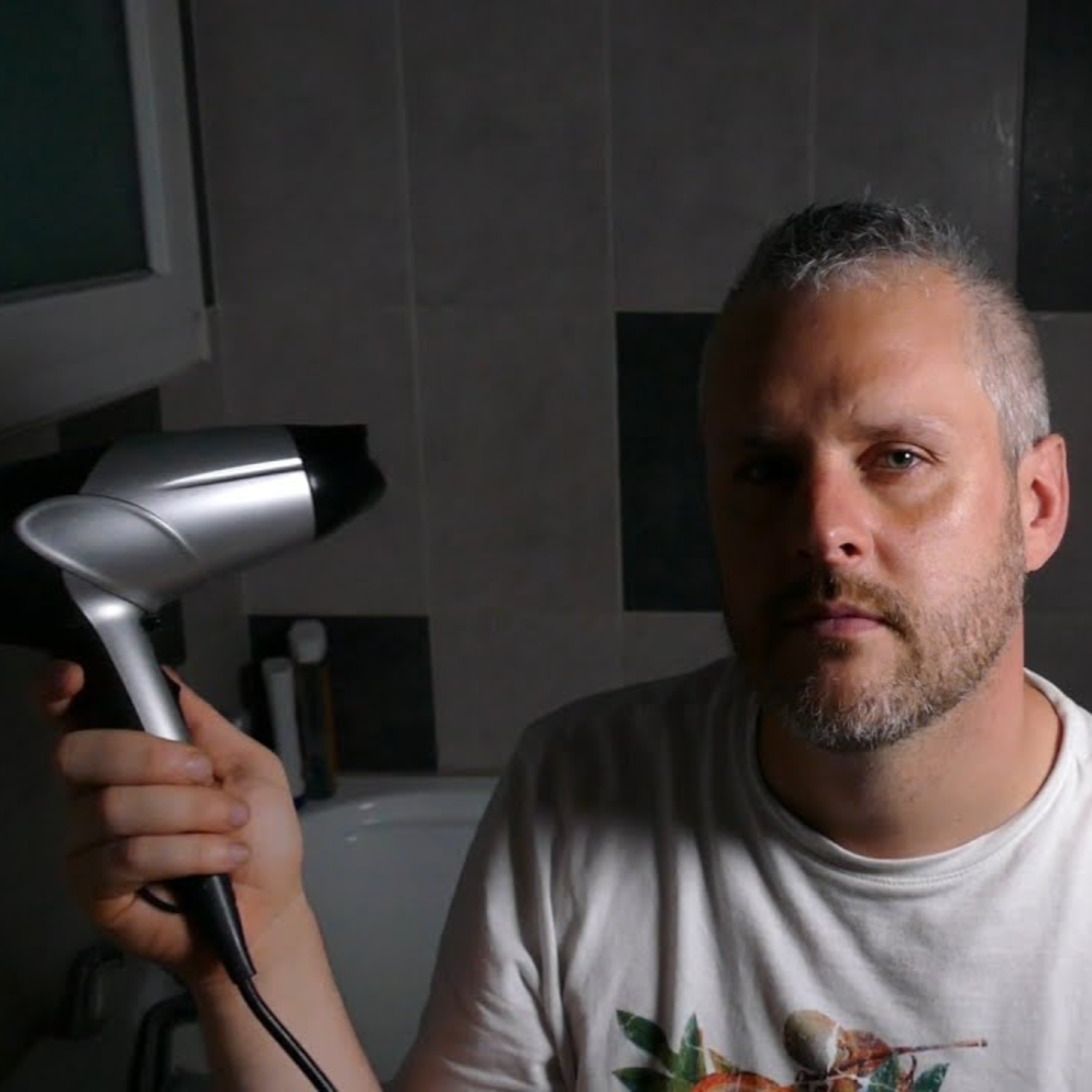 #460. Prenez un instant pour vous détendre et oublier vos problemes avec ce son de SECHE CHEVEUX episode artwork