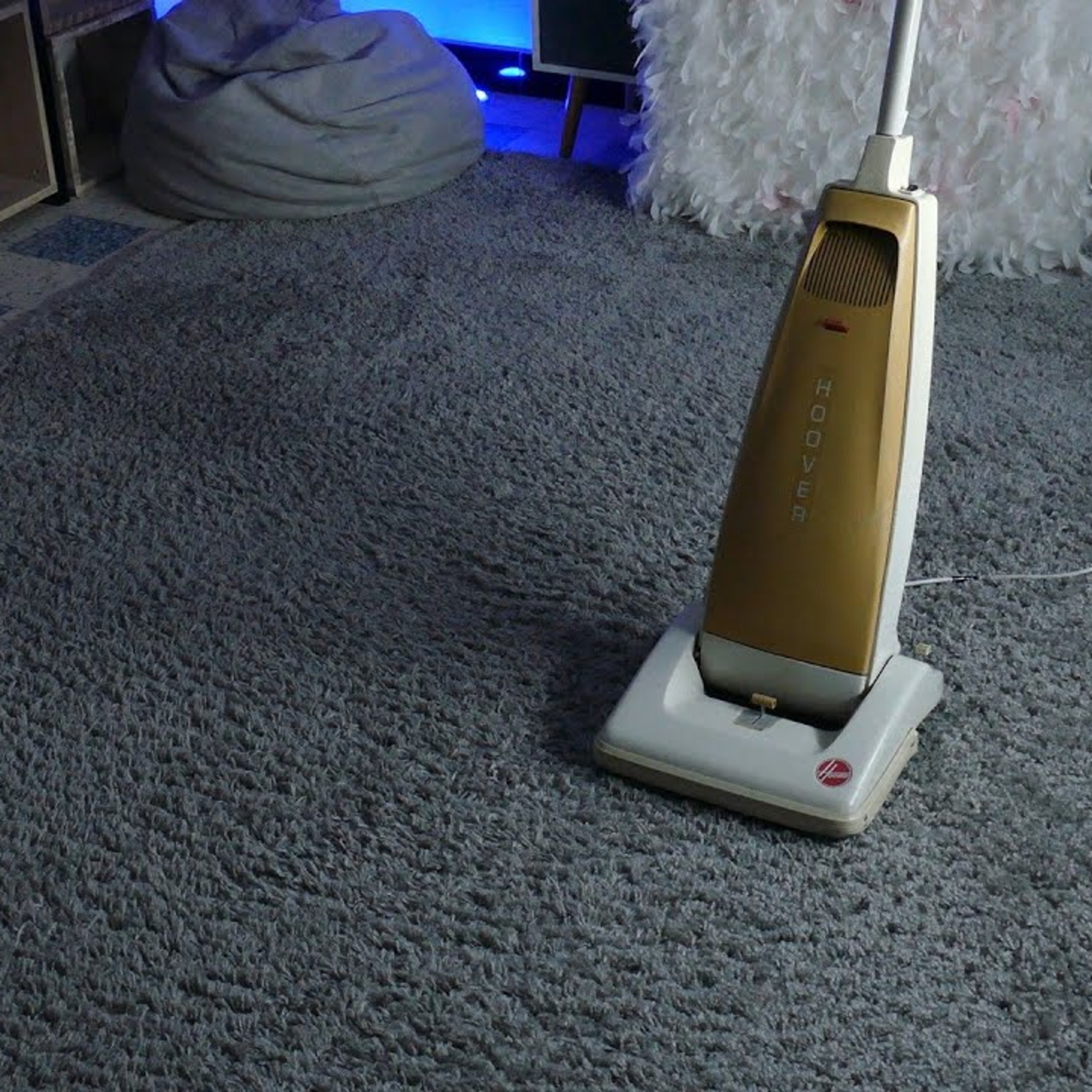 #114, After a difficult day of work, a moment of rest with this sound of VACUUM CLEANER episode artwork
