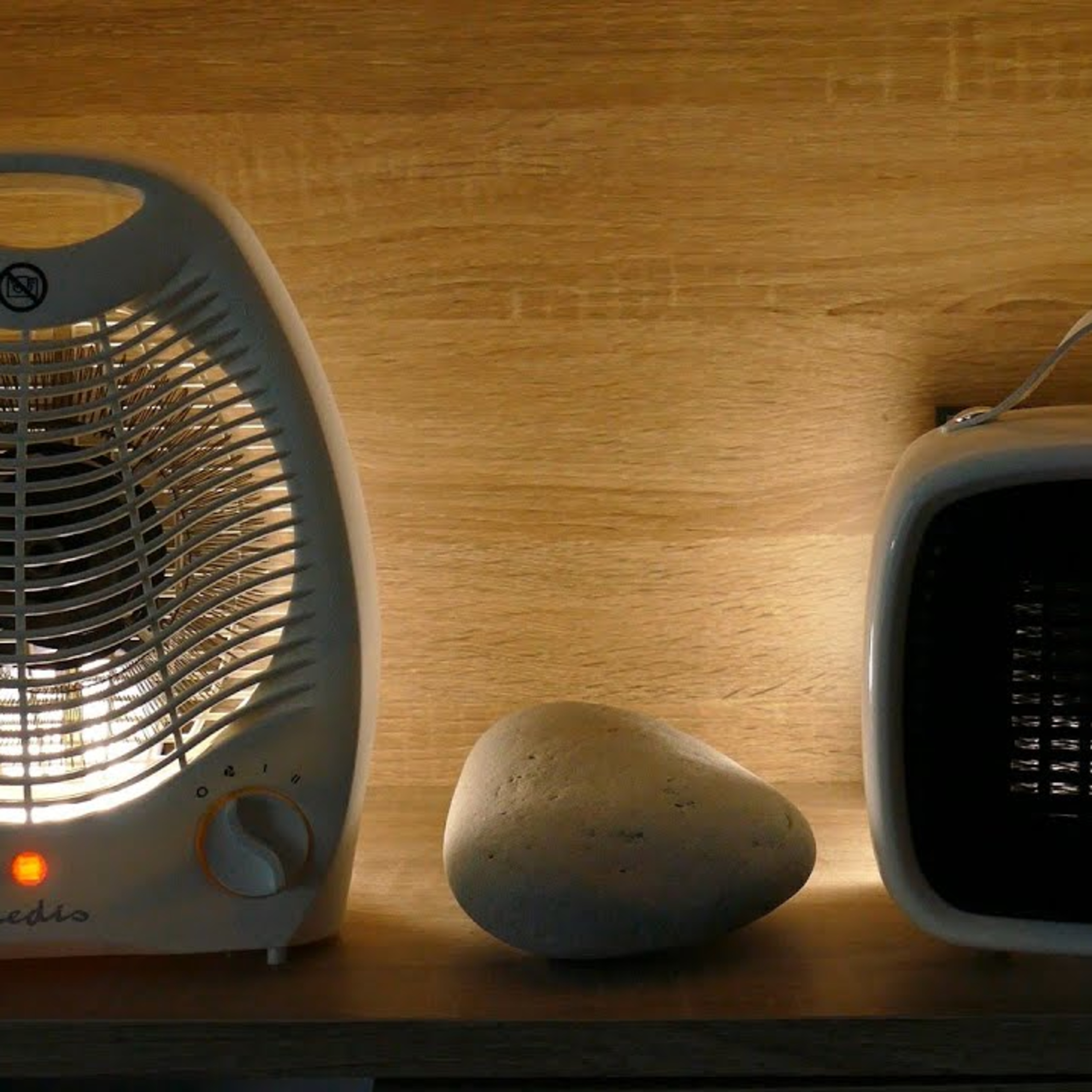 #1032, After a difficult day of work, a moment of rest with this sound of FAN HEATER episode artwork