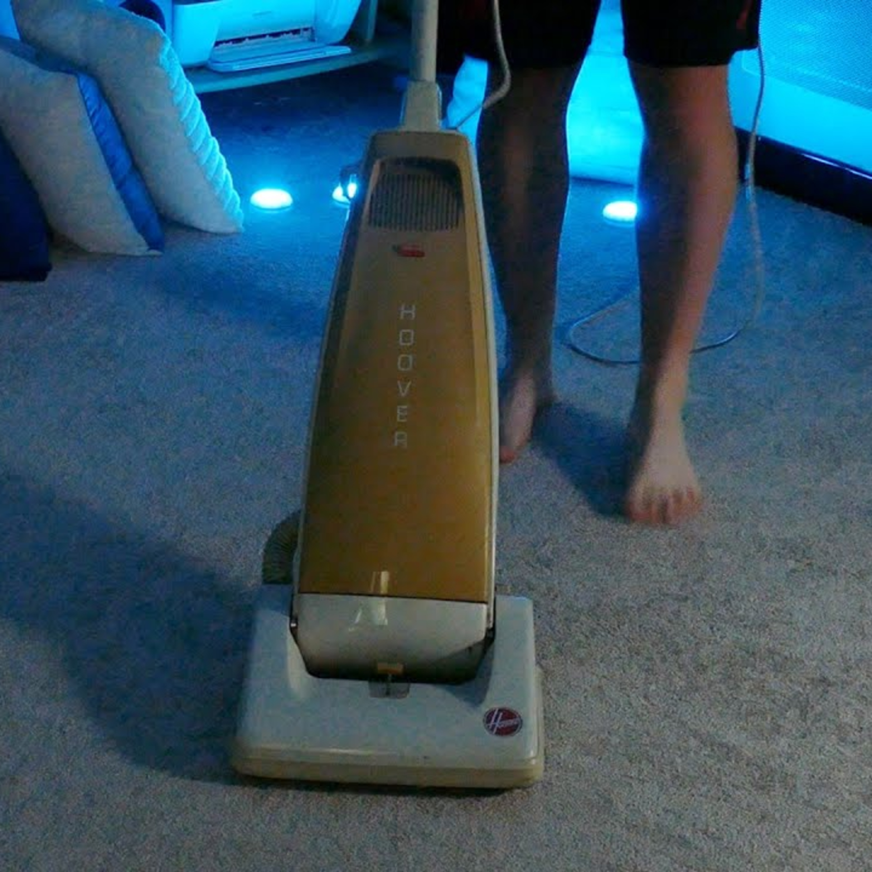 310, Lie back, close your eyes and relax with this relaxing VACUUM CLEANER sound episode artwork