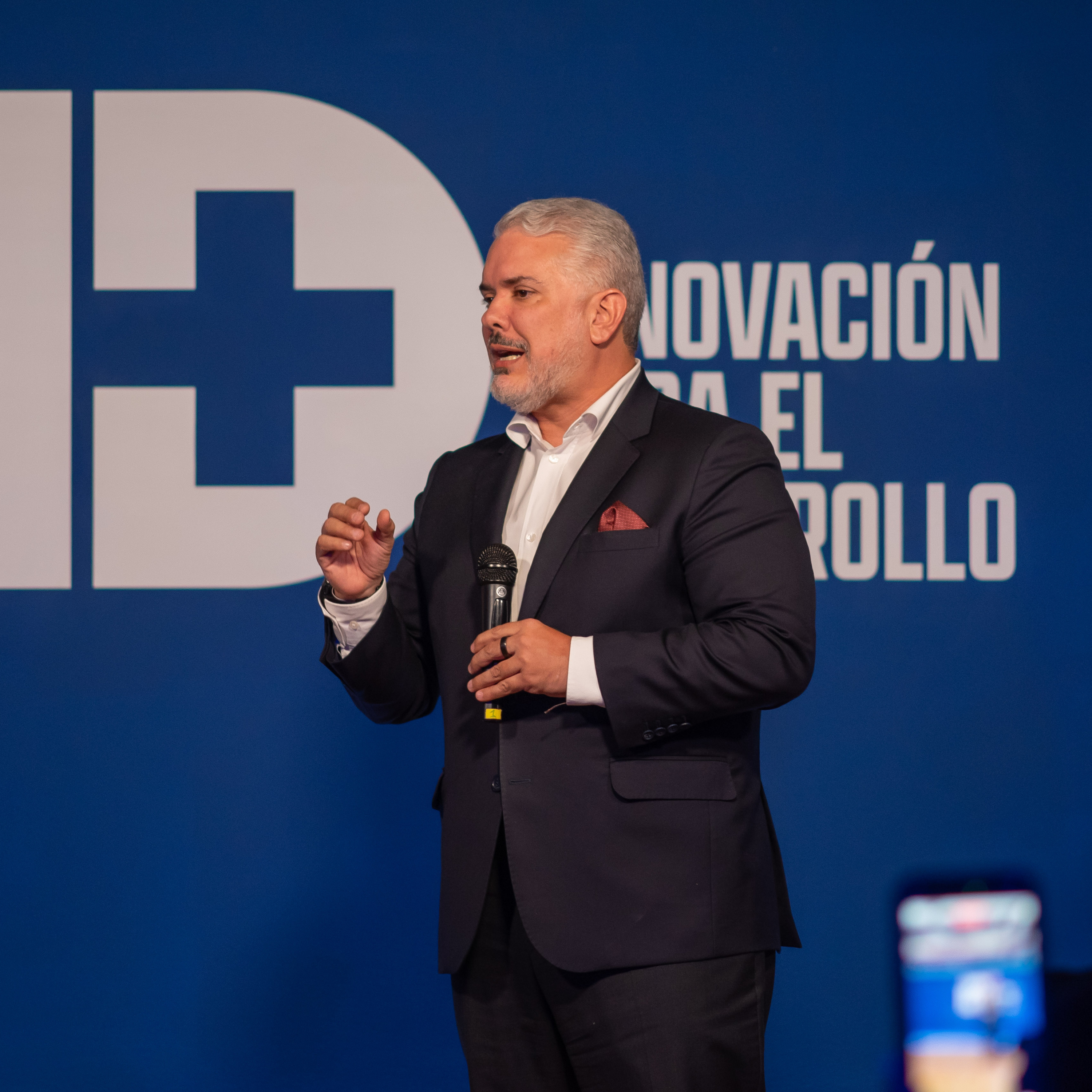 "Iván Duque en Battlegrounds: Colombia después de las elecciones, la lucha contra el narcotráfico y el futuro de la seguridad hemisférica" episode artwork