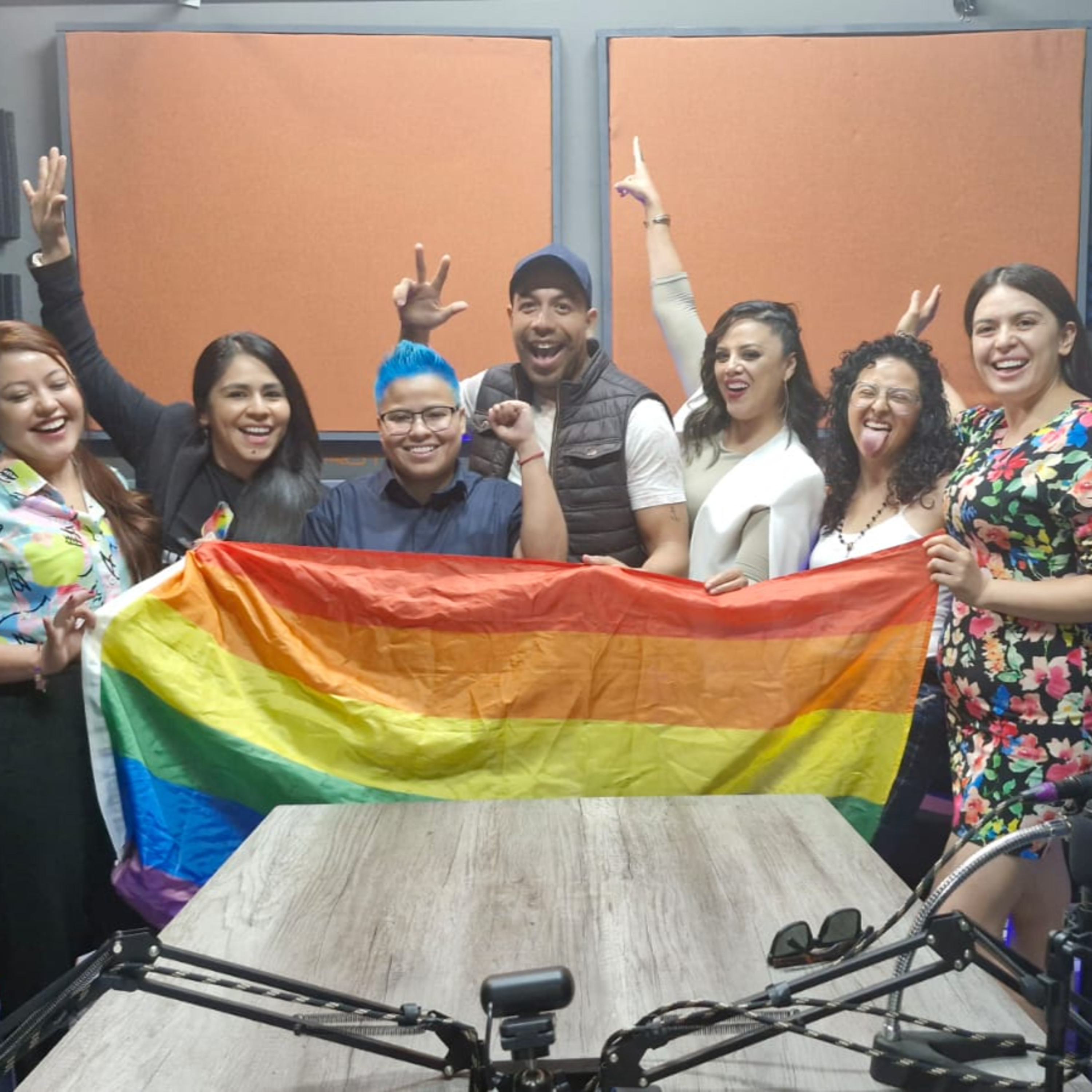Chicas en el diván