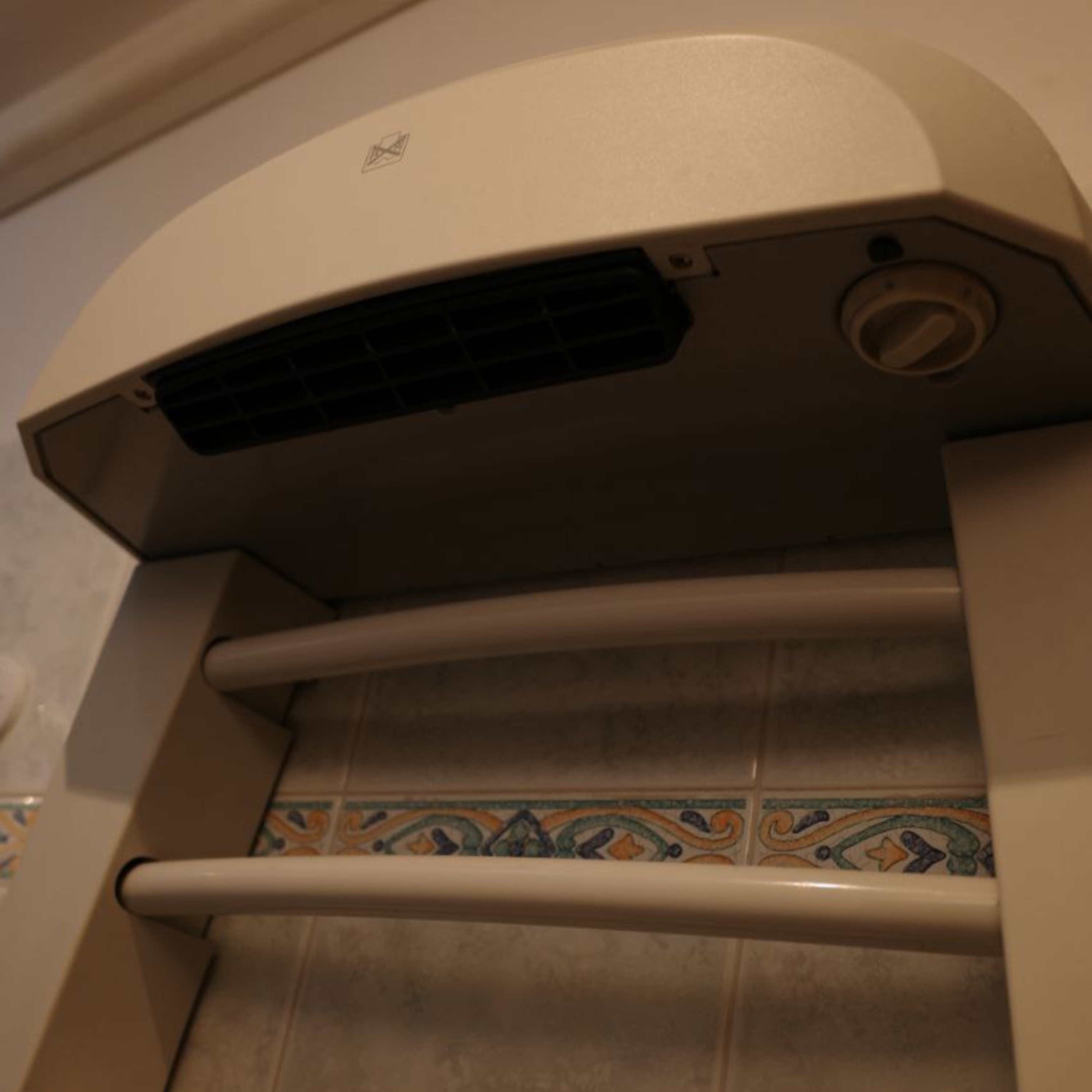Winter Warmth - Fan Heater (Stereo White Noise) episode artwork