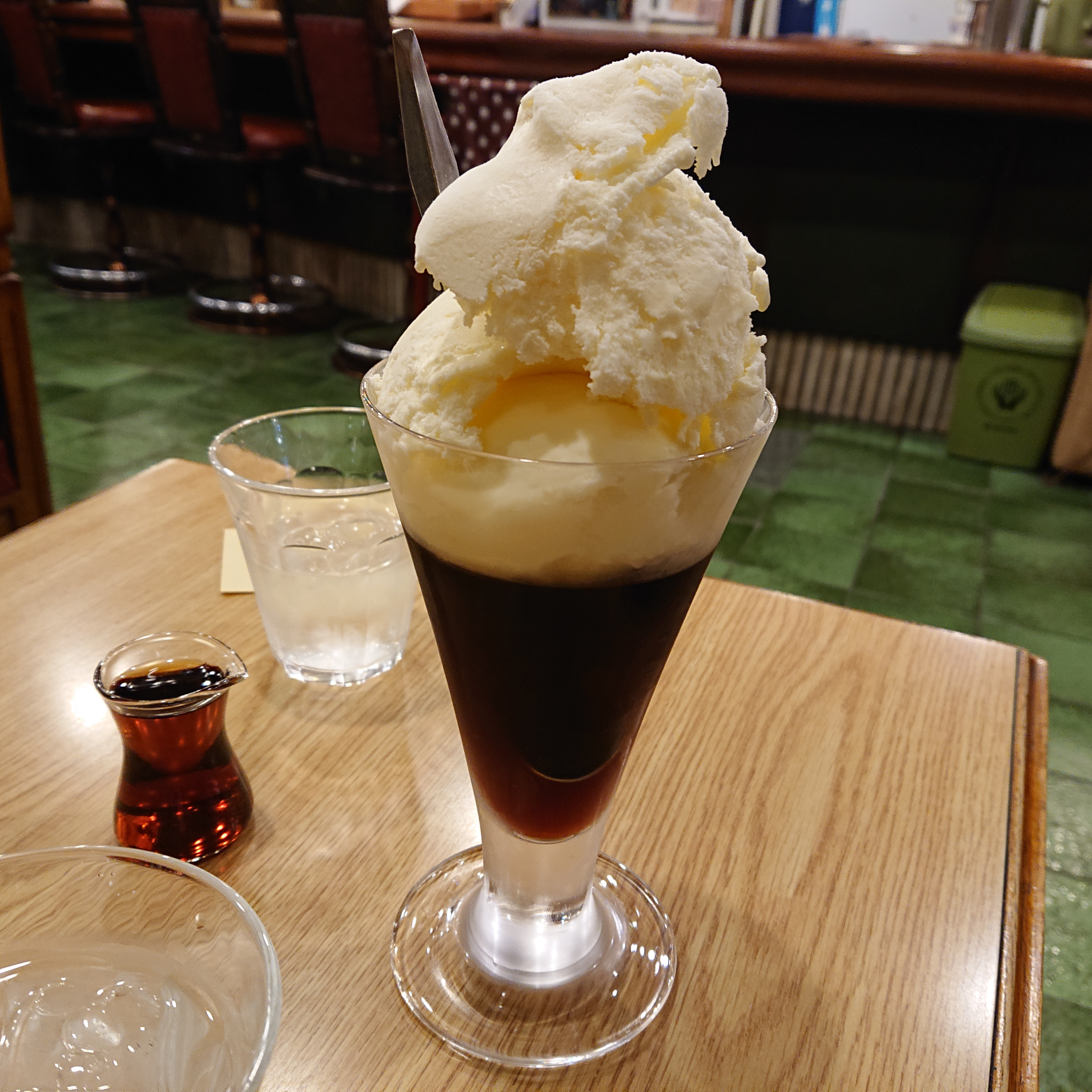 #10-2【トーク②】徳島市・いかりや珈琲店のコーヒーゼリー／最近見ているお笑いYouTube／ガチャガチャ・ブーム／革ジャンはロマン episode artwork