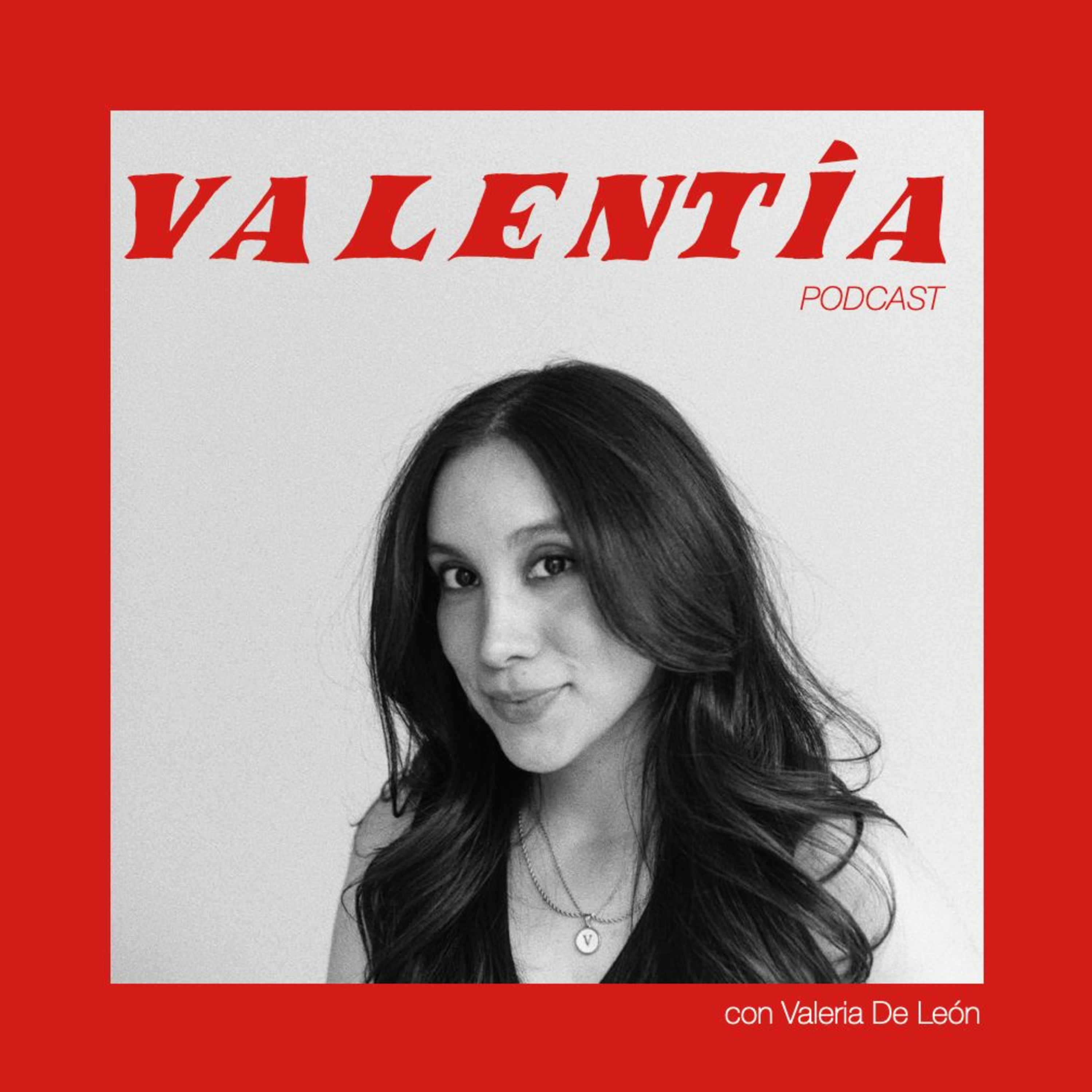 Portada de VALENTÍA con Valeria De León