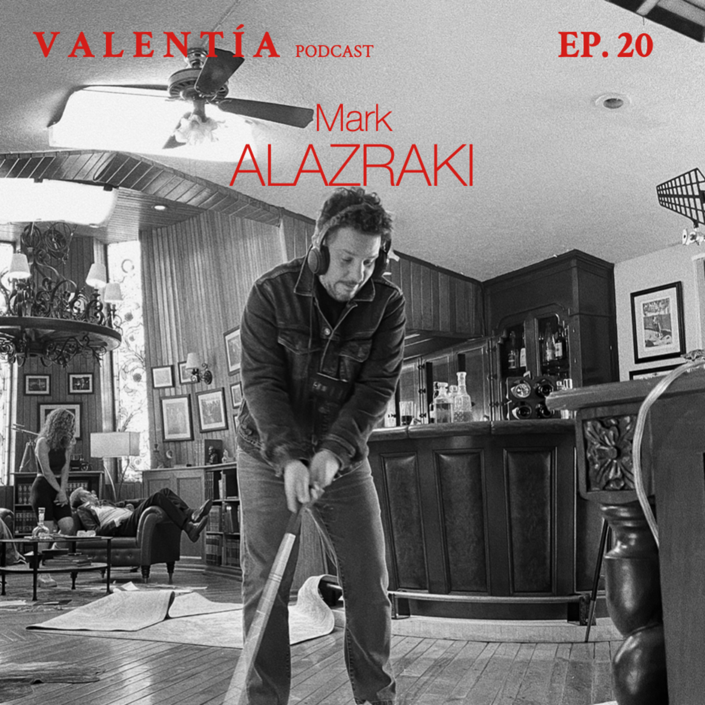 Portada de VALENTÍA con Valeria De León