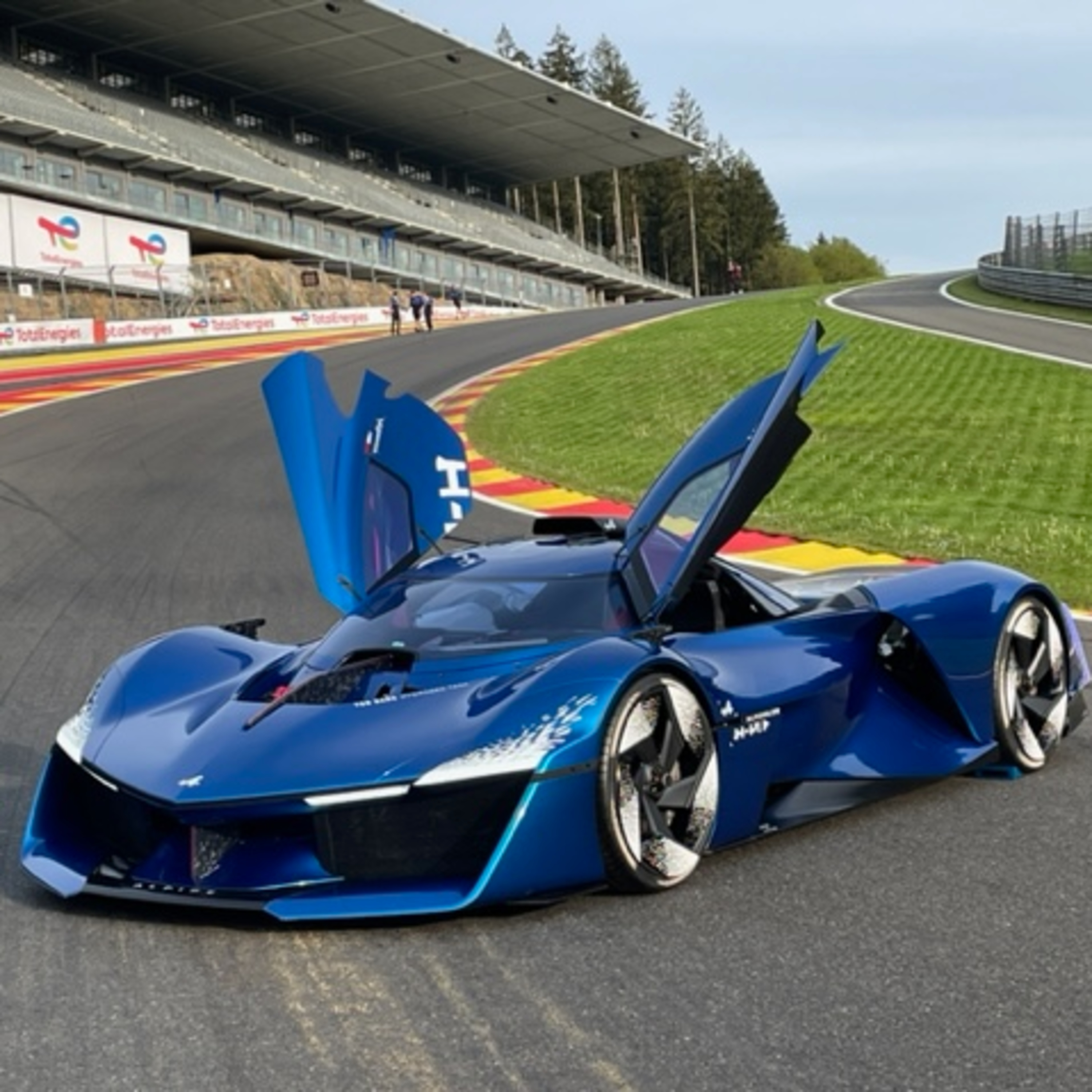 L\'automobile décryptée