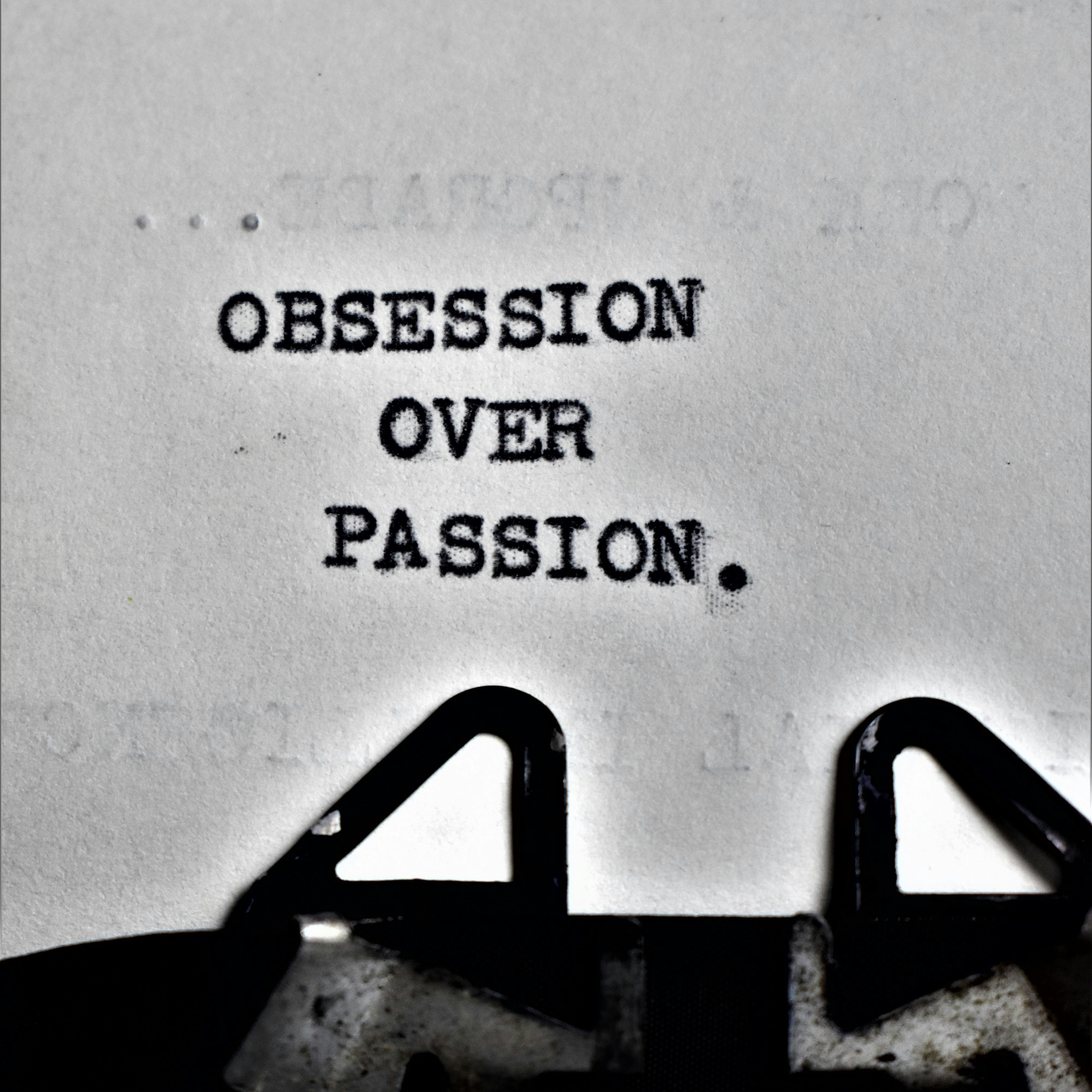 Entre Obsesiones y Esperanza: Explorando Adicciones y Existencialismo (Parte 1/2) episode artwork