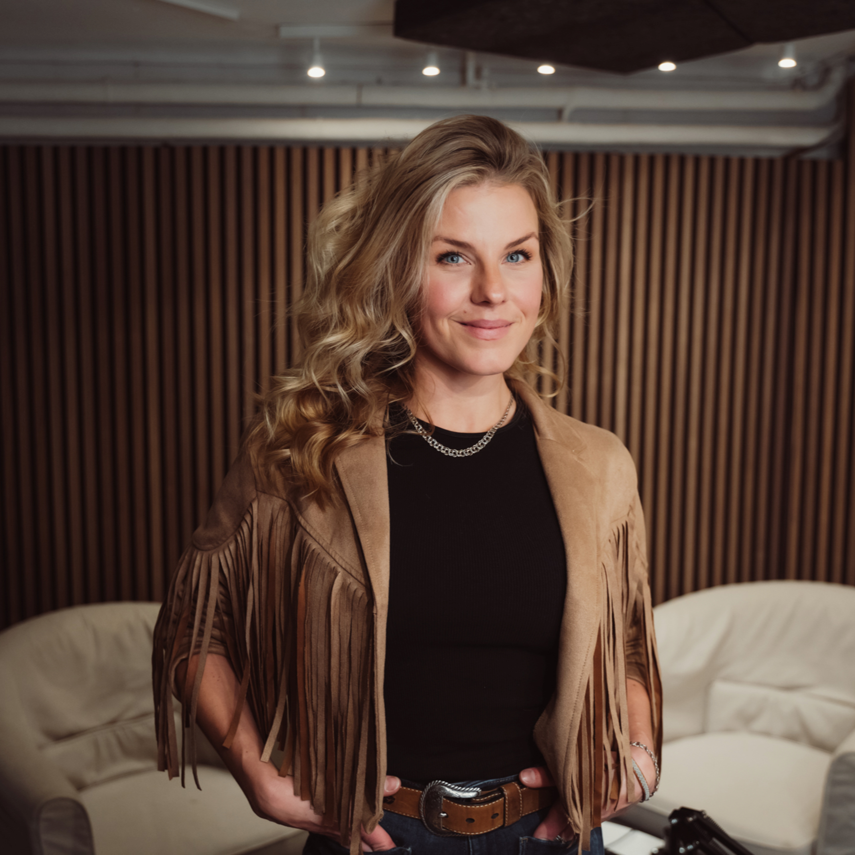 Emelie Torstensson - om resan från musikal till country episode artwork