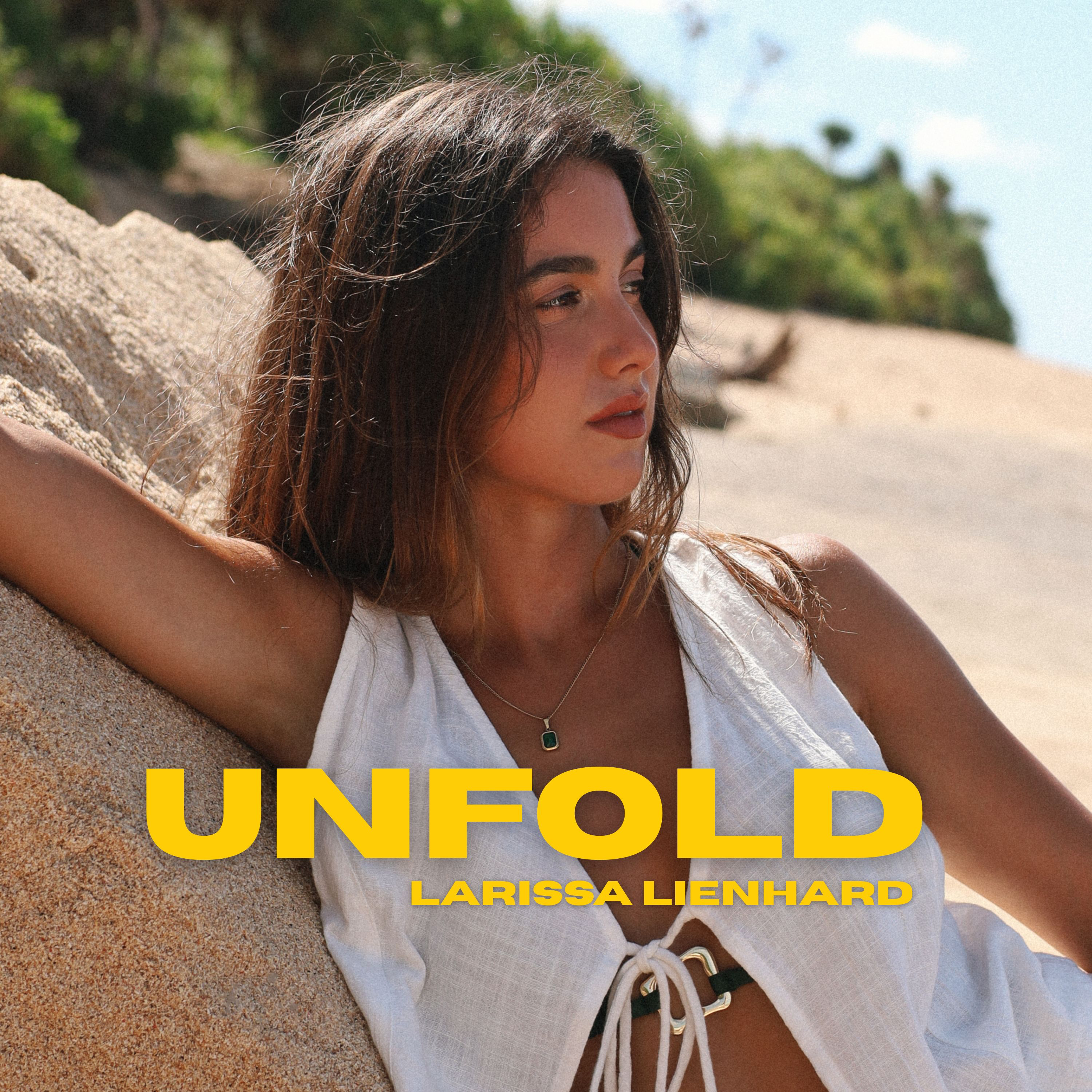 Unfold with Larissa Lienhard