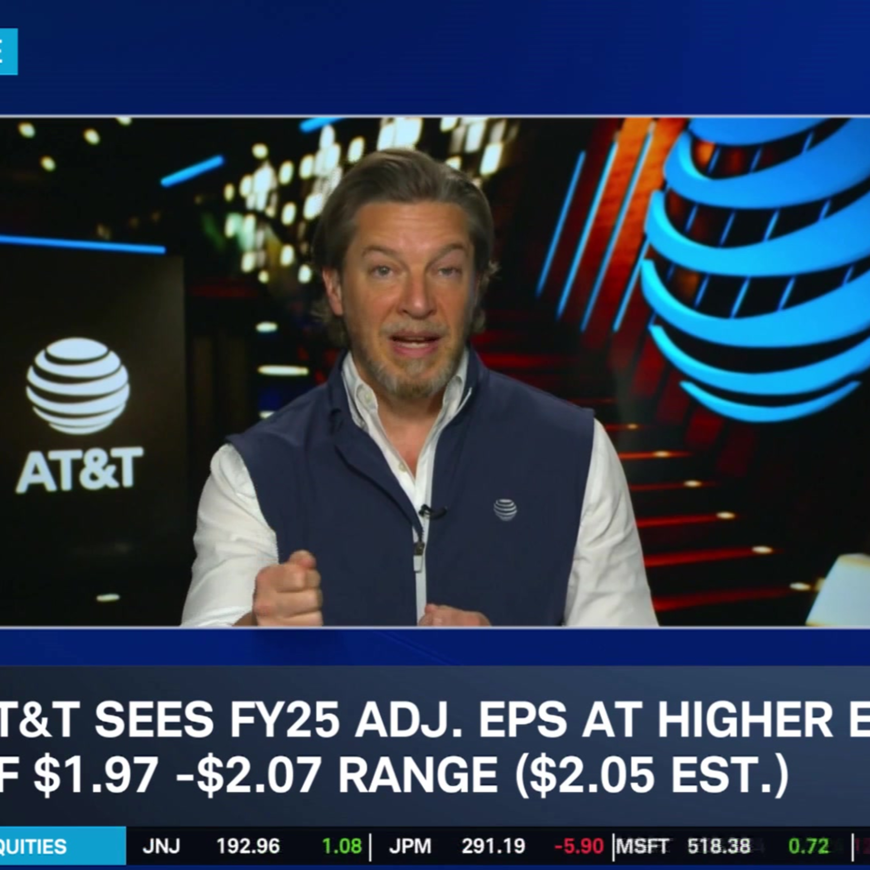 AT&T (T) Beats Estimates for Customer Adds, Seeks Bigger Market Share