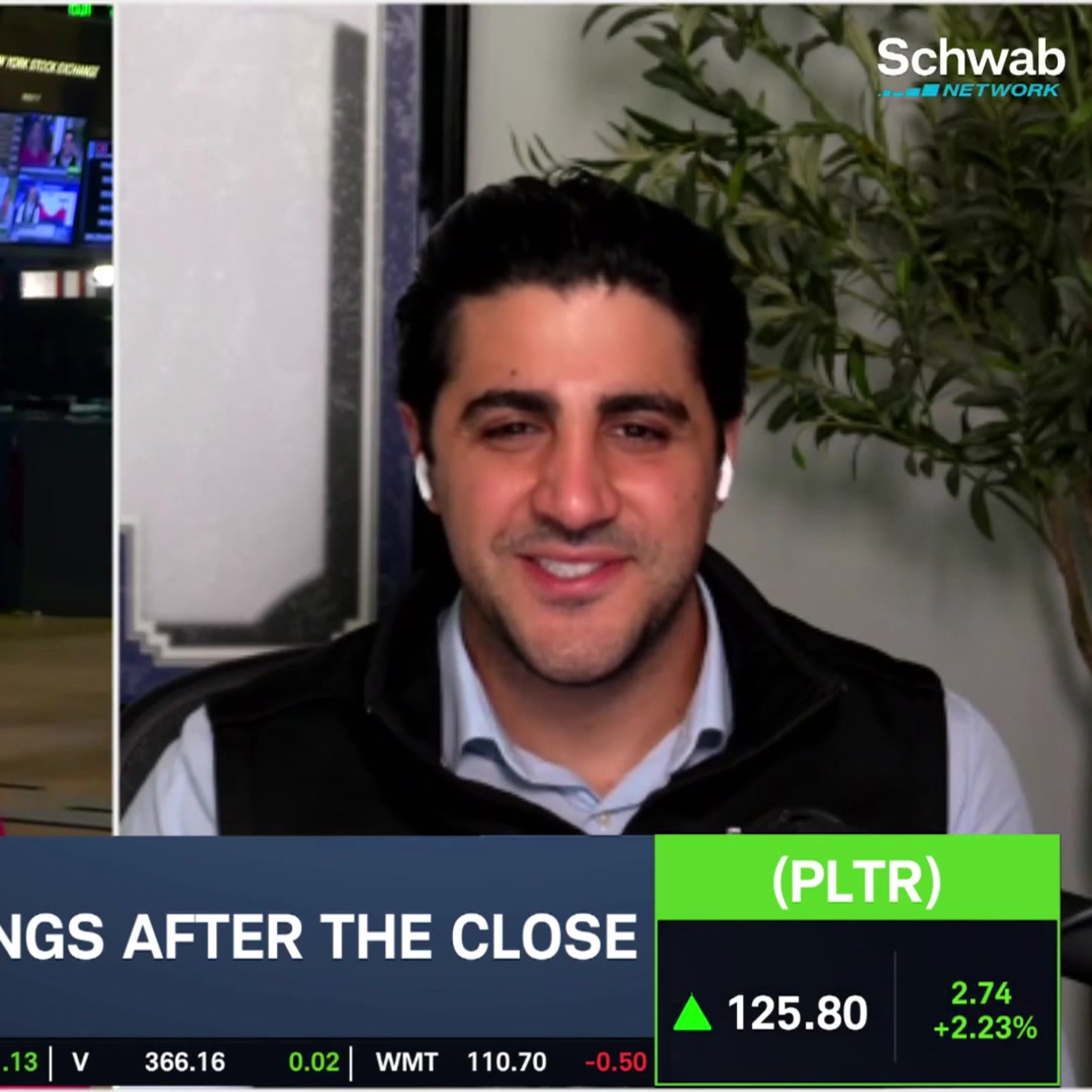 PLTR Earnings Preview: Crowded AI Space, Commercial Revenue Key episode artwork