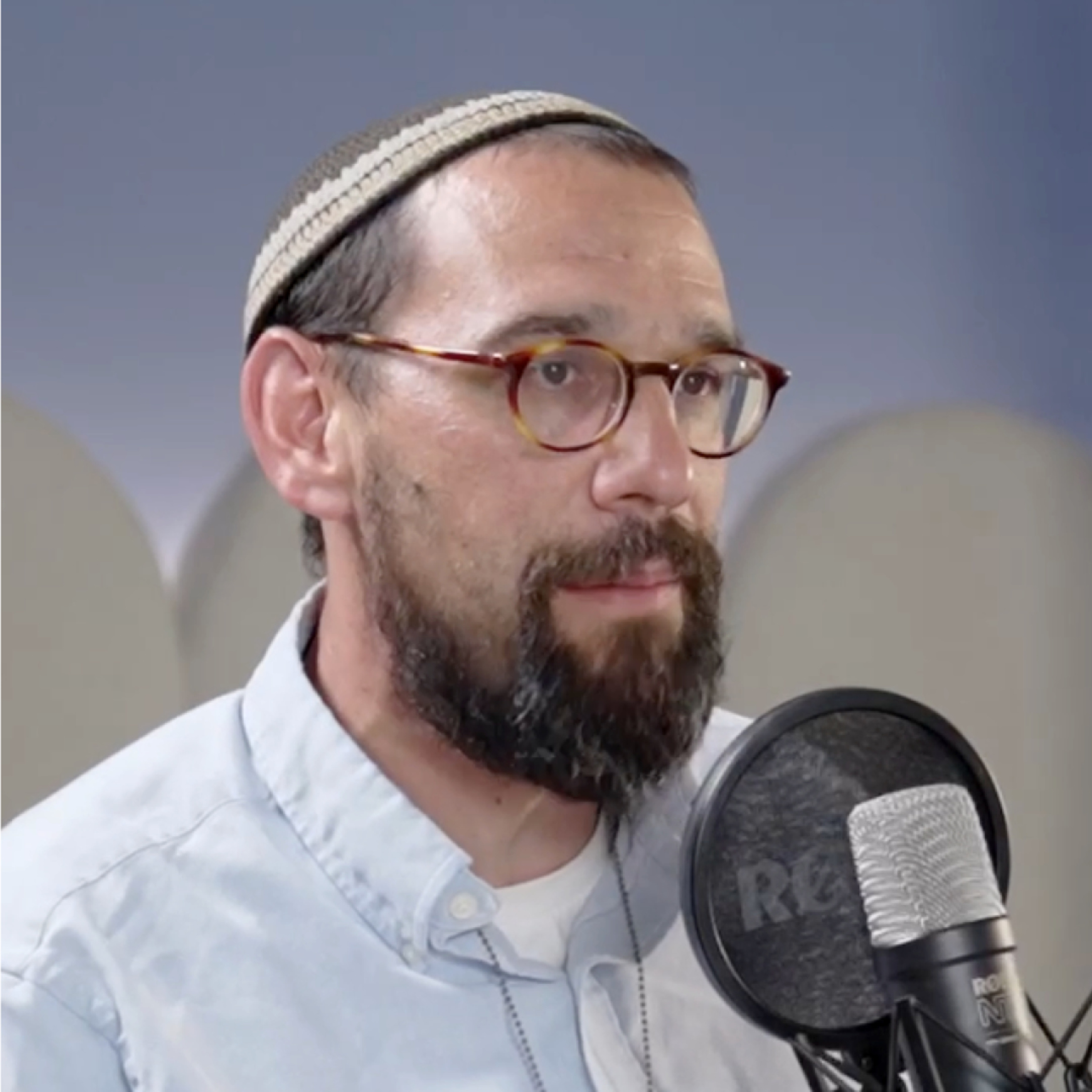 סמוטריץ ובן גביר זו לא היהדות שלי! אירחתי את הרב אבידן פרידמן, לשיחה על הפוליטיקאים המייצגים את הציונות הדתית, על יהדות מכילה, מצב ההתנחלויות, על רפורמת הנשקים של בן גביר ועוד