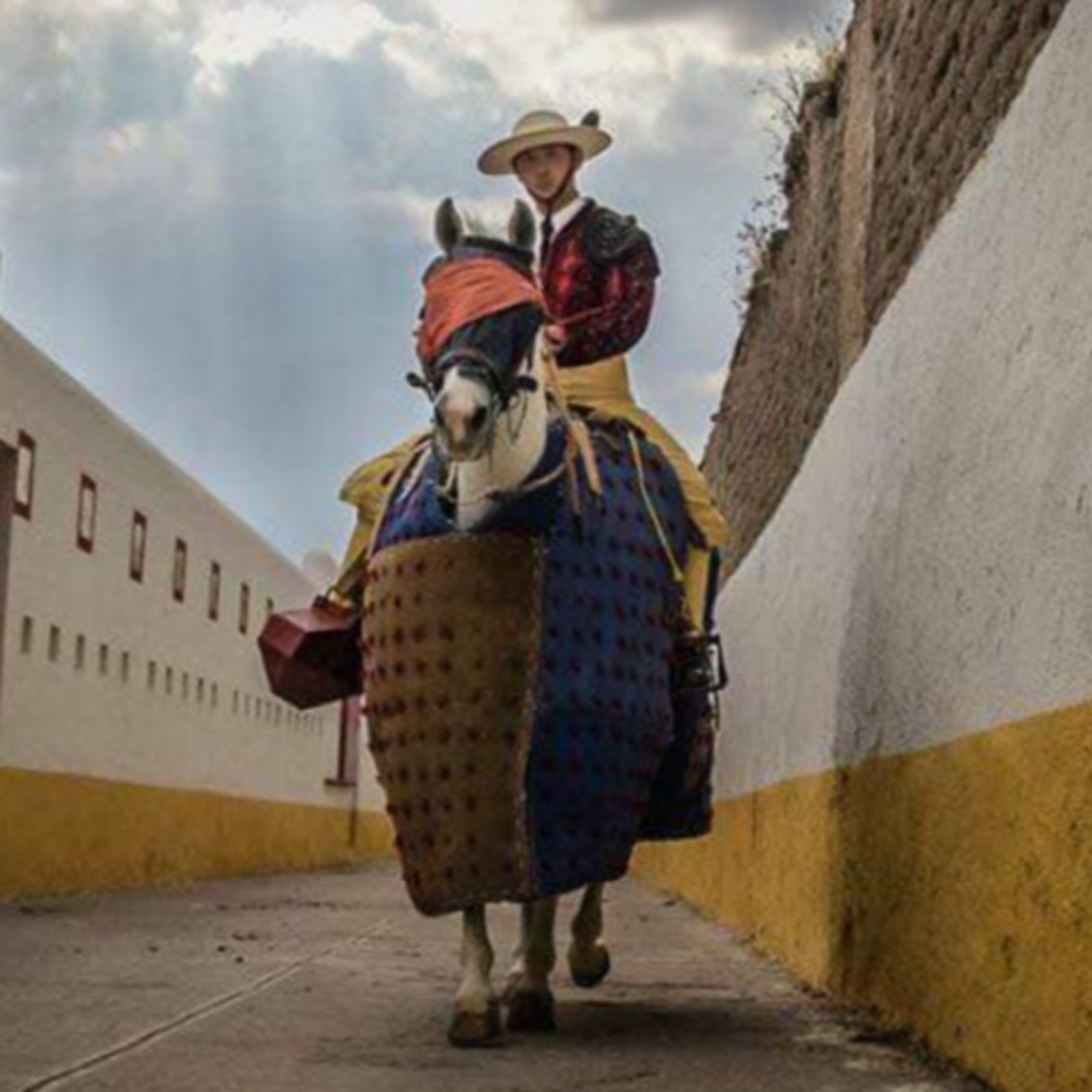 Miguel Cobos se examina como picador en Apizaco para continuar la tradición de familia. episode artwork