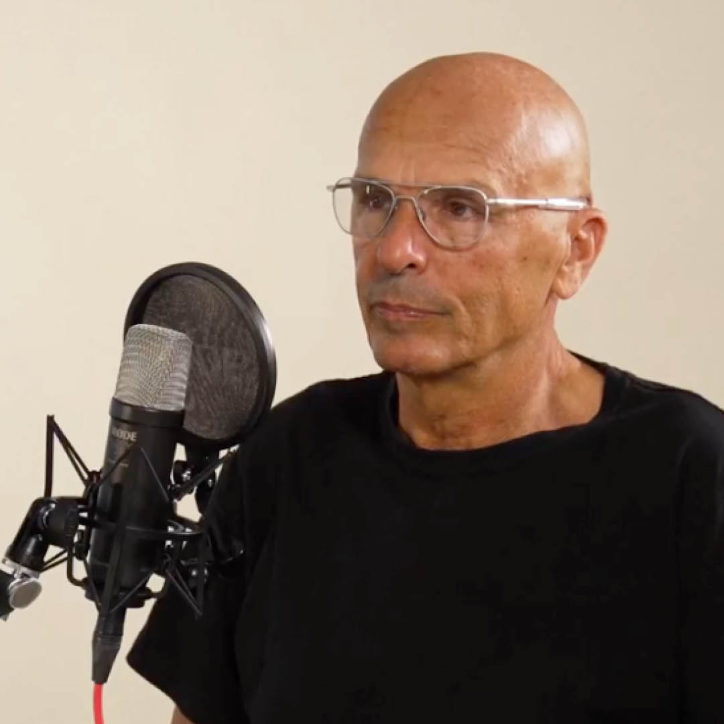 240 זום אין