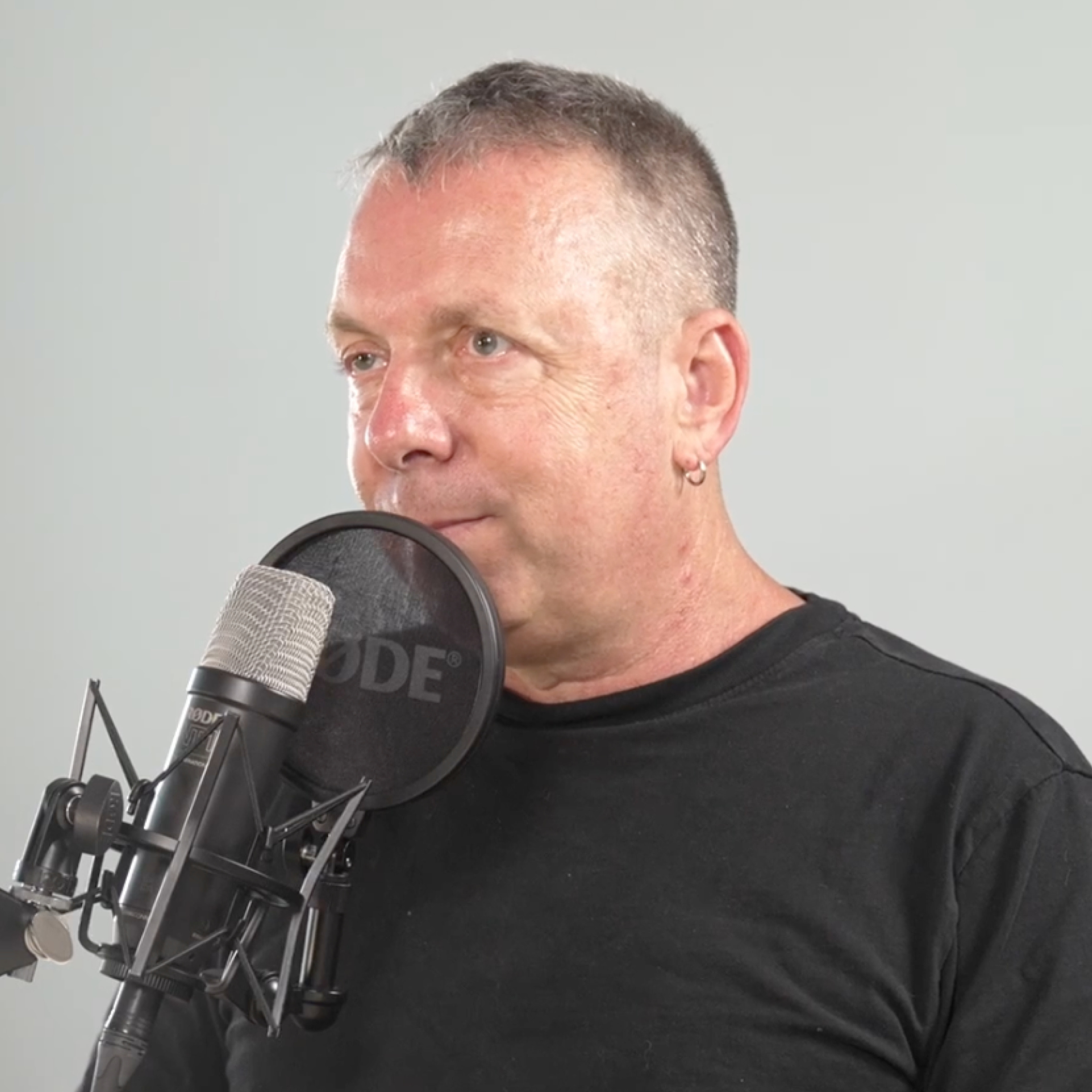 הסיכוי להחליף את נתניהו הוא קטן! פרופ' גלעד הירשברגר, על תנודות במפה הפוליטית לאחר השבעה באוקטובר, הטראומה הקולקטיבית, הצורך הכלכלי הביטחוני והחברתי בפתרון לסכסוך הישראלי-פלסטיני, למען עתיד הדמוקרטיה