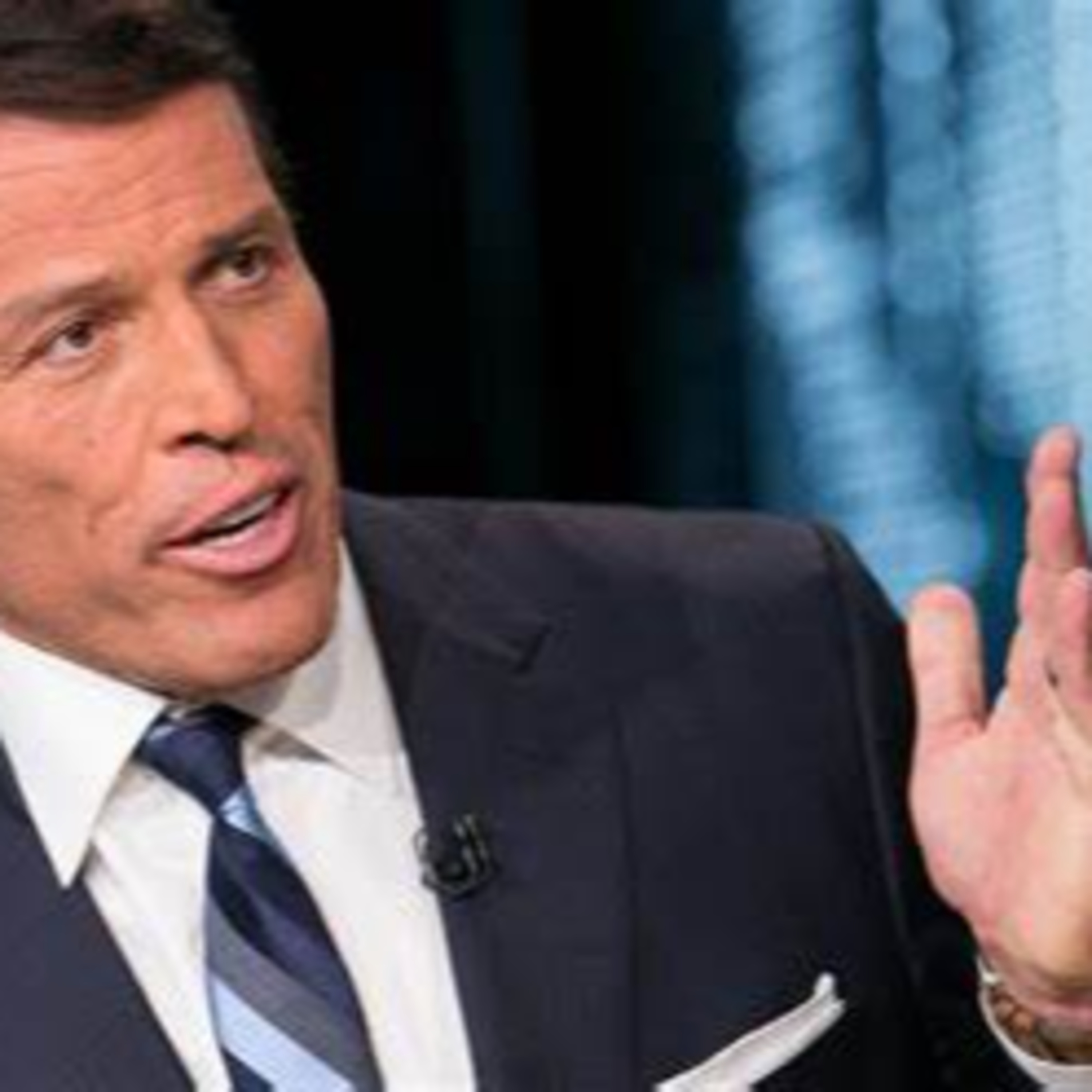 cover of episode Tony Robbins: How to Make Lasting Change In Your Life (How to Achieve Your New Year's Resolutions)