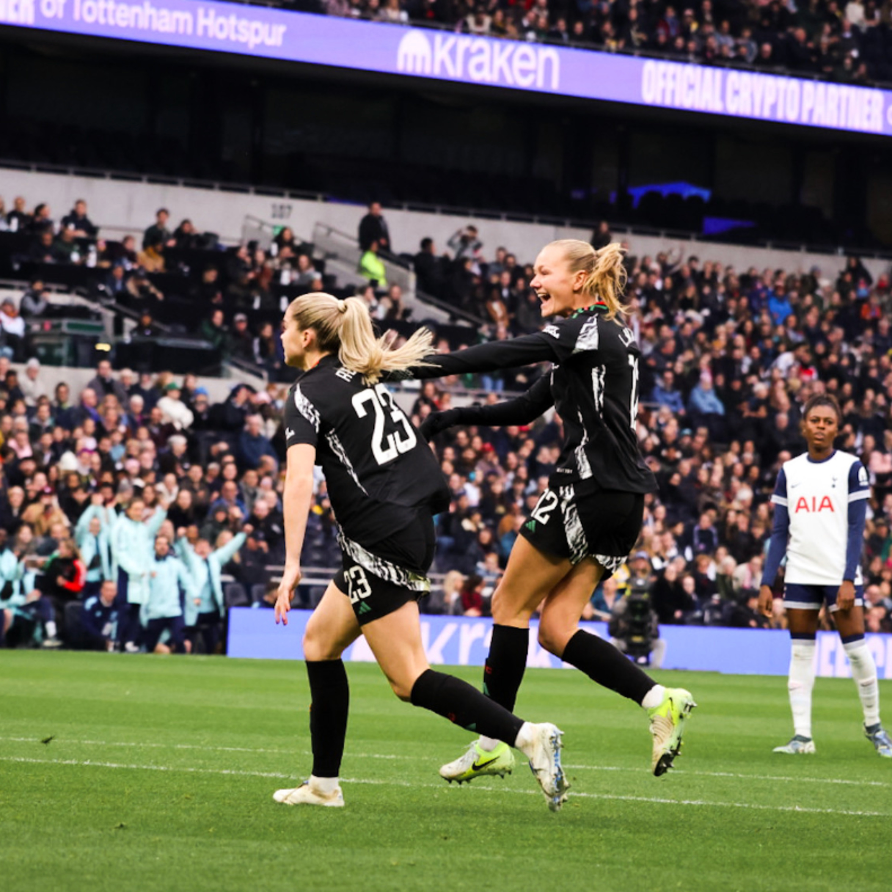 Episode 26: North London is Red, Bayern game moved and Arsenal's Lionesses episode artwork