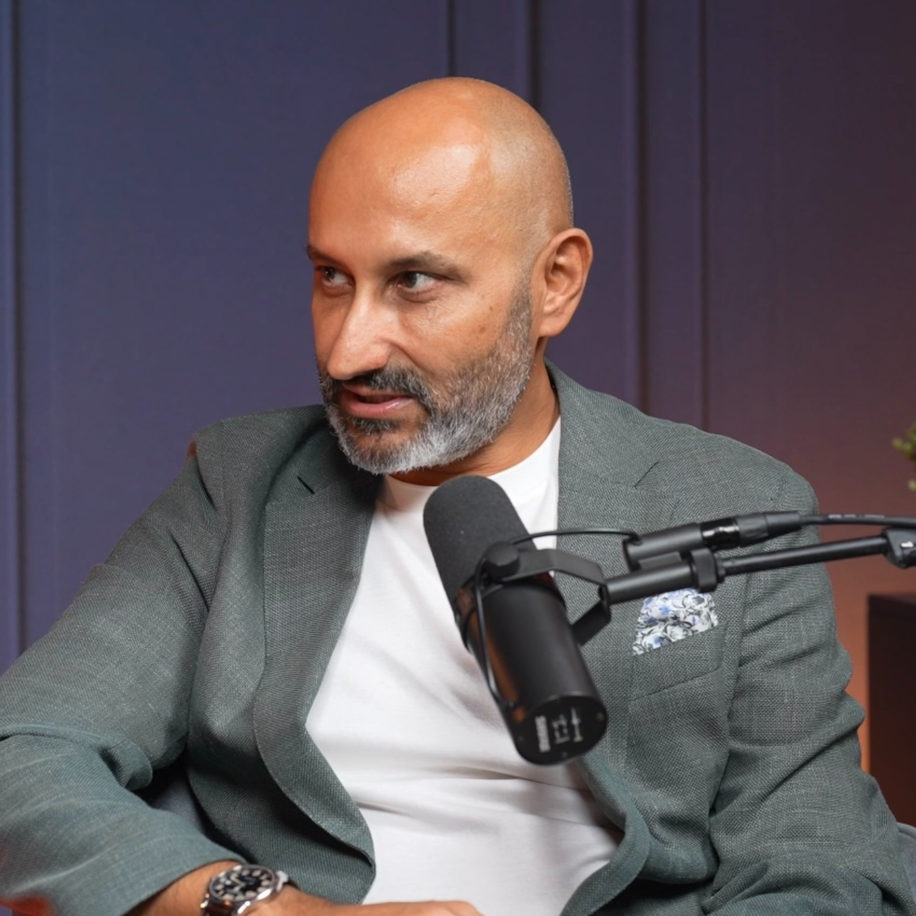 The CEO Diaries - يوميات مدير عام