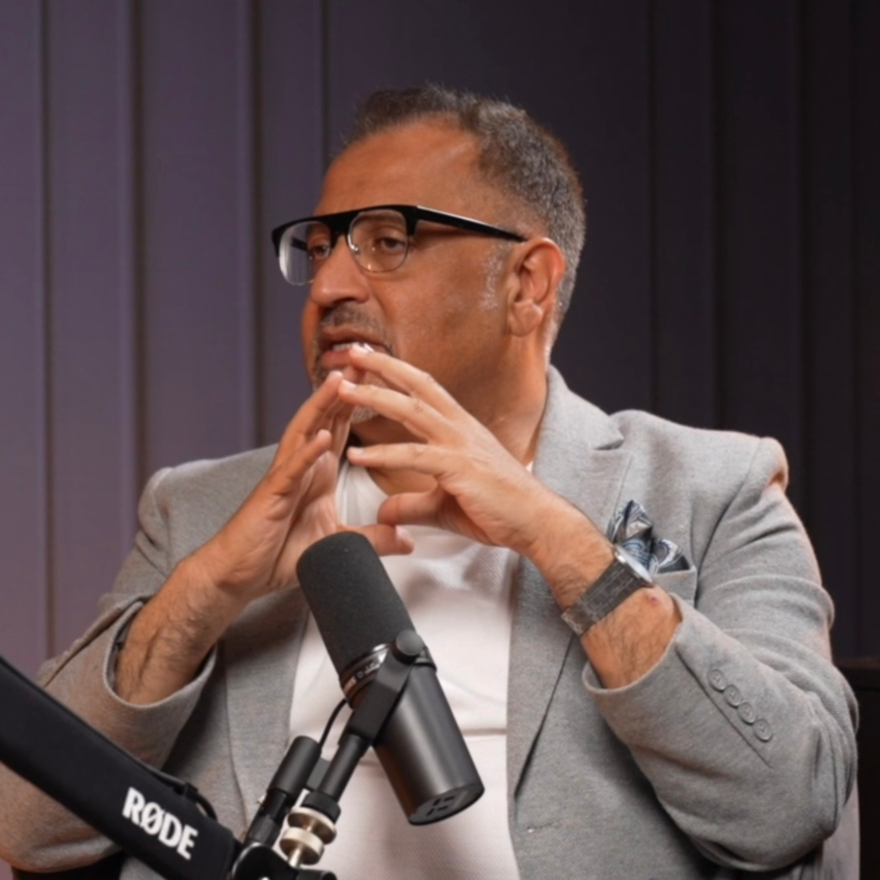 The CEO Diaries - يوميات مدير عام