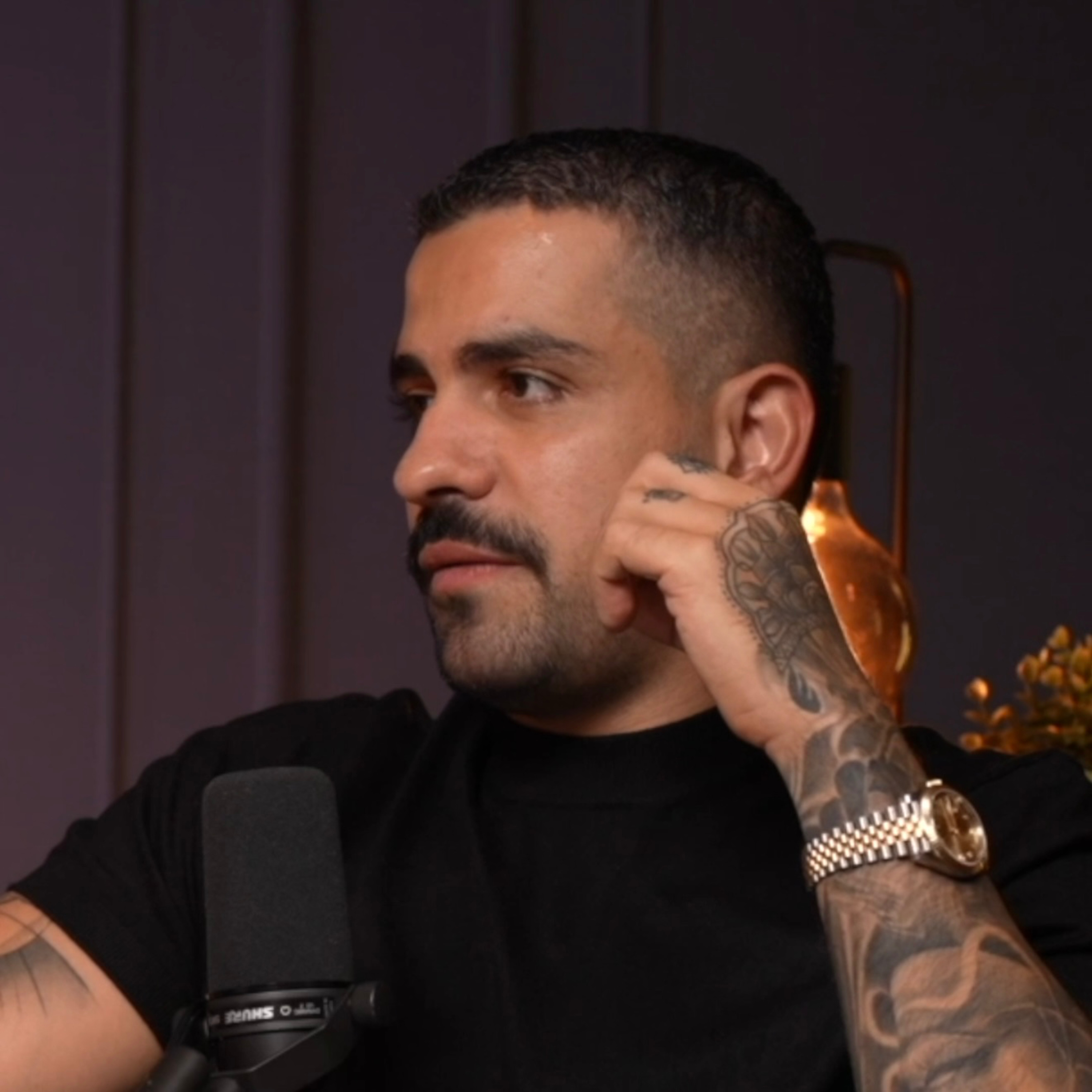 The CEO Diaries - يوميات مدير عام
