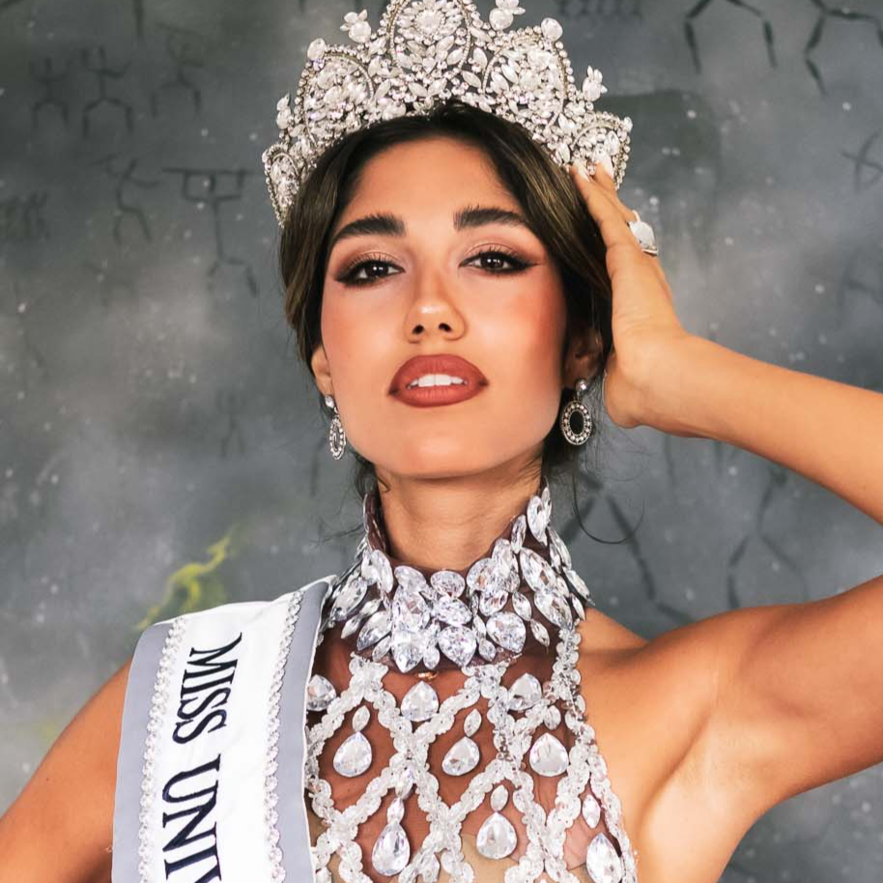 Meet Ava Vahneshan: Persia's Miss Universe Hopeful living in Estoril!