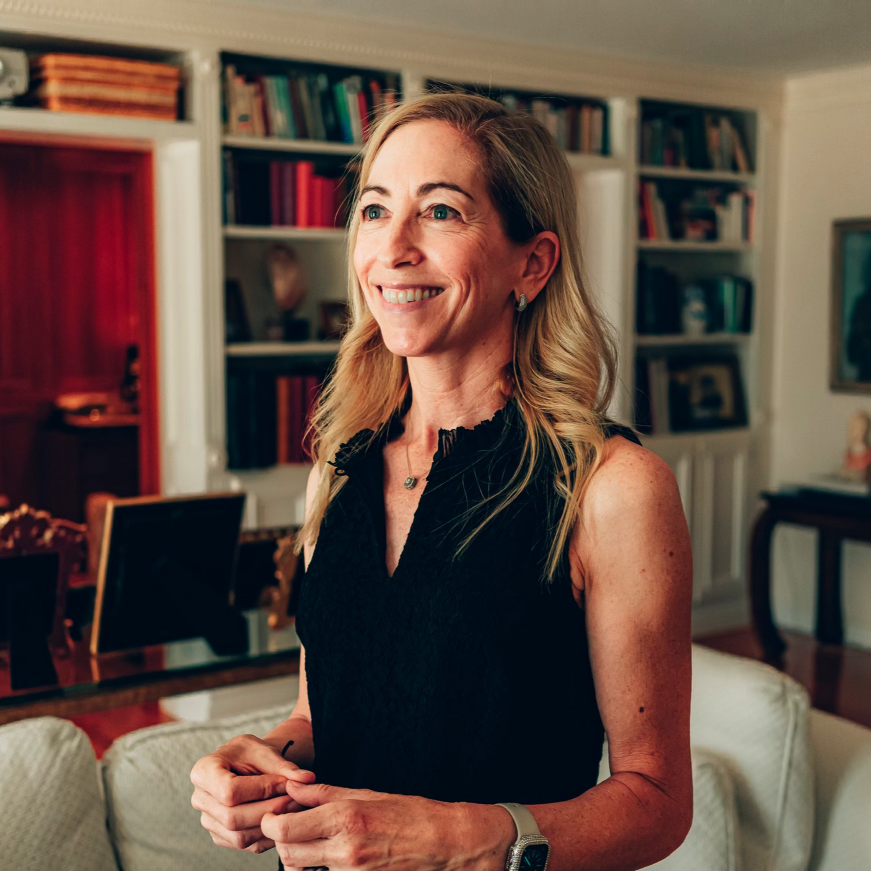 Lisbon’s Wedding Cake Queen: Julie Deffense’s Sweet Creations episode artwork