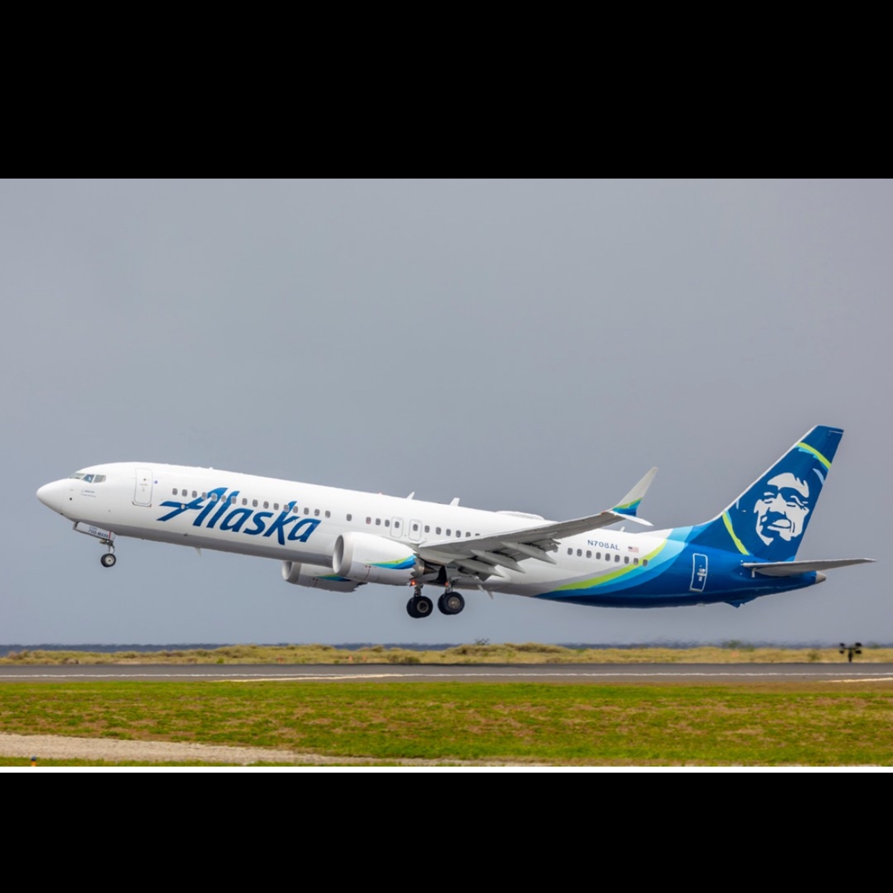 Da Kine Travel Show! Alaska & Hawaiian Merger pt 3, Hawaiian Hotel Potential Strikes, Weird Planes. (Episode 4) episode artwork