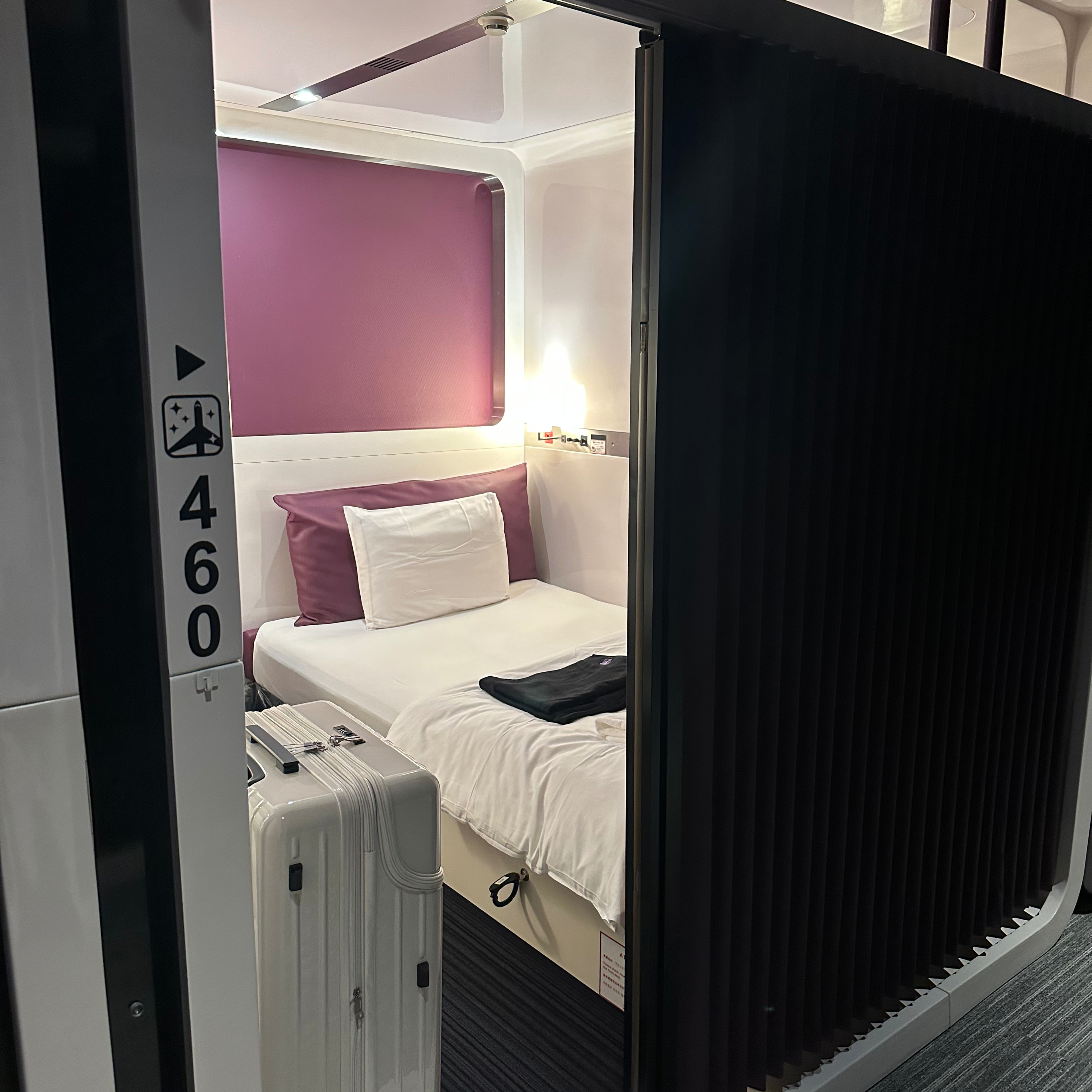 Pod Hotels In Japan and Soon Hawai'i! (Episode 20) episode artwork