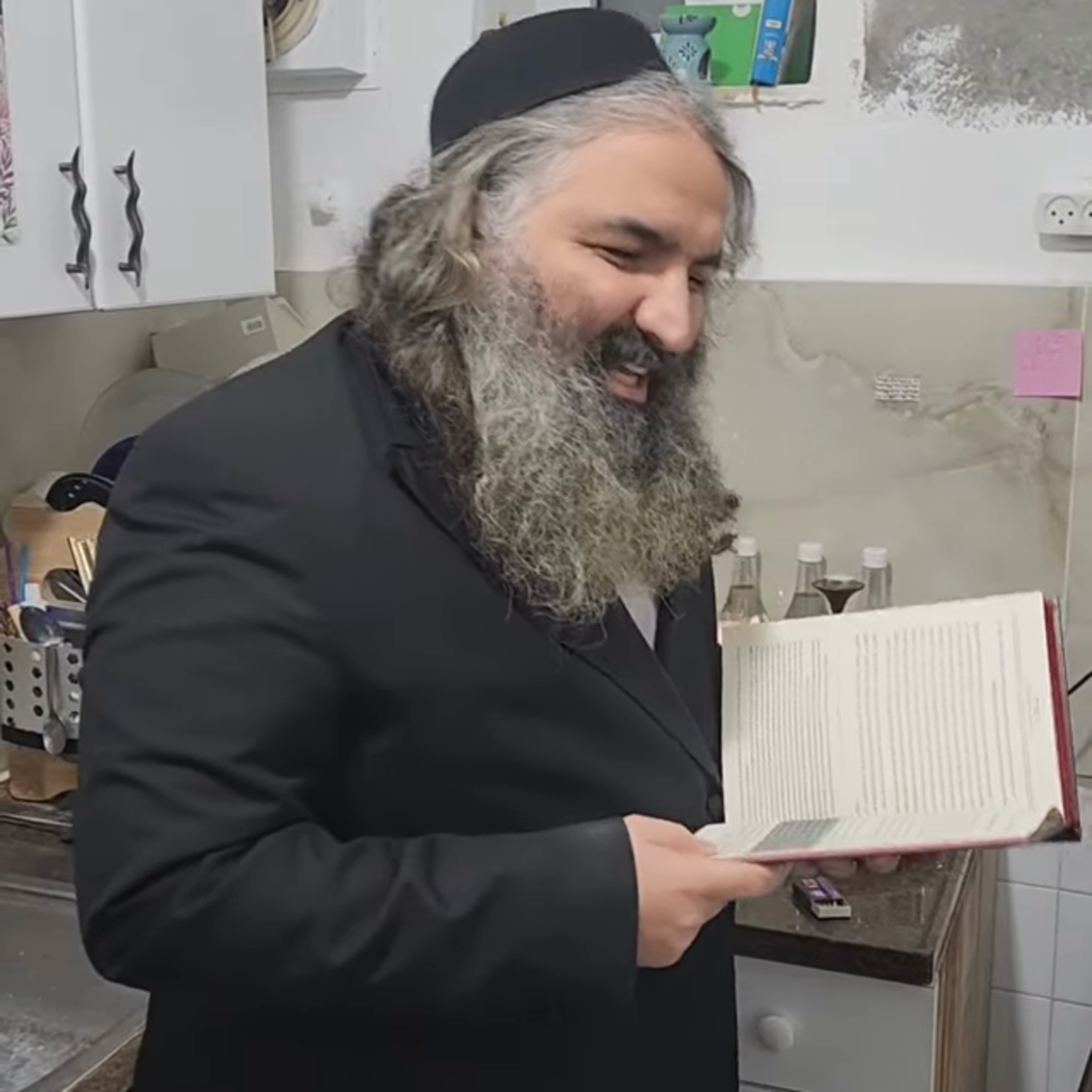 ספר שושן המלבוש אחרי 450 שנה יוצא לאור episode artwork