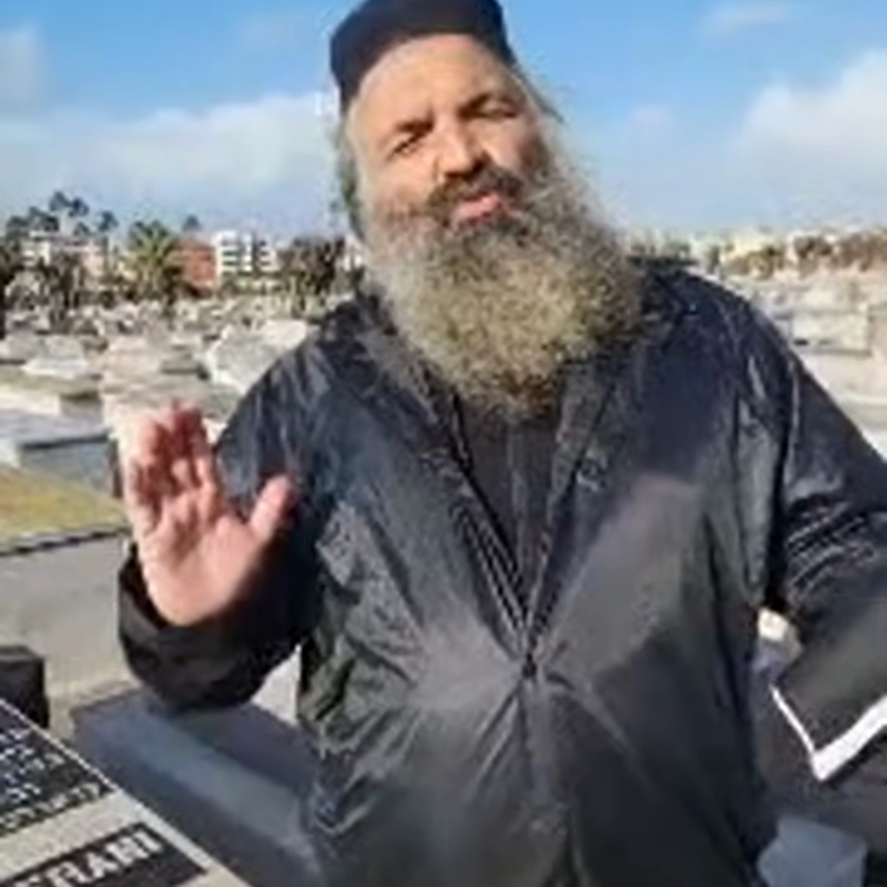 בית הקברות בקזבלנקה מערה ז'דידה. עם דניאל ביטון לעשש דלקבור. episode artwork