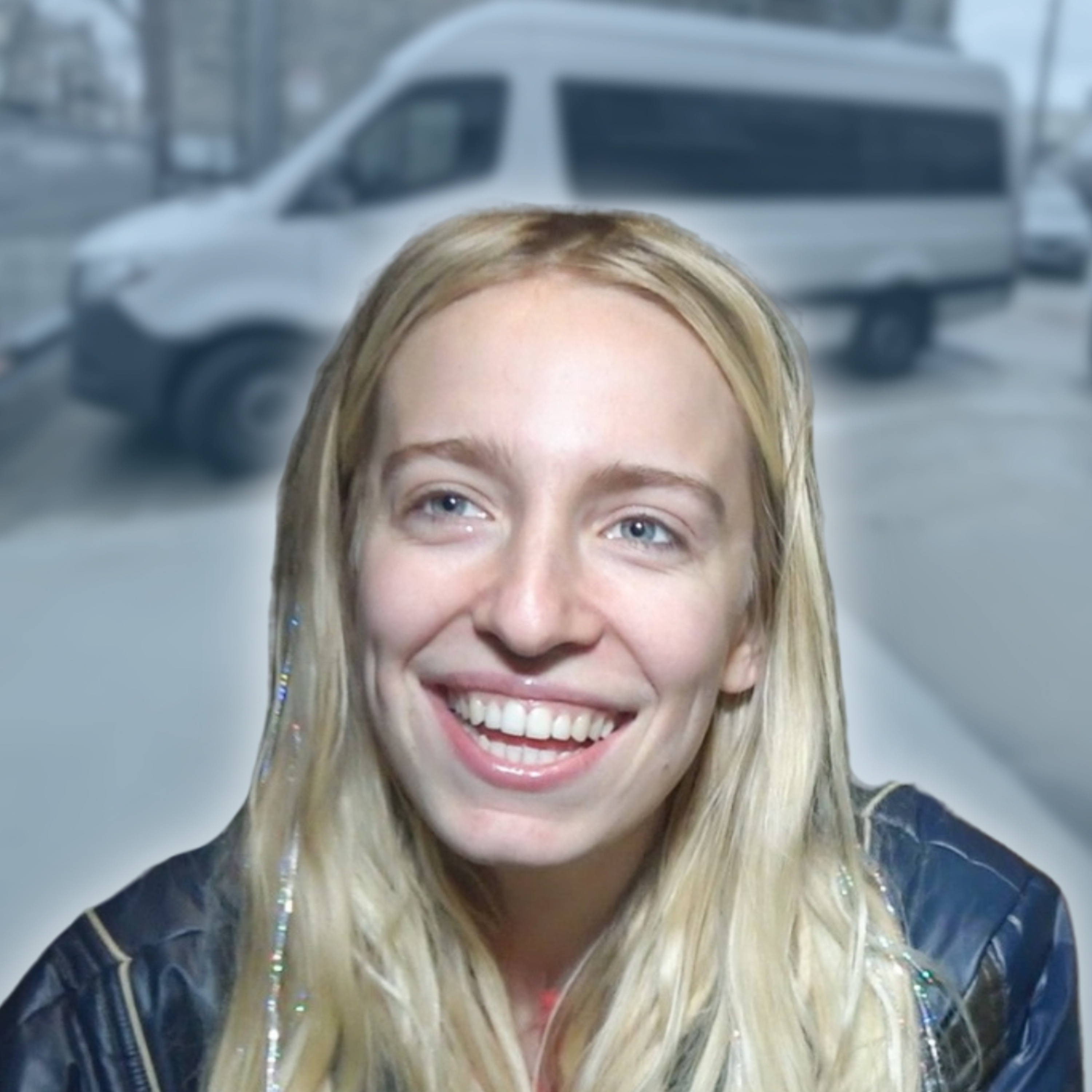Maude Latour - BUS INVADERS Ep. 2041