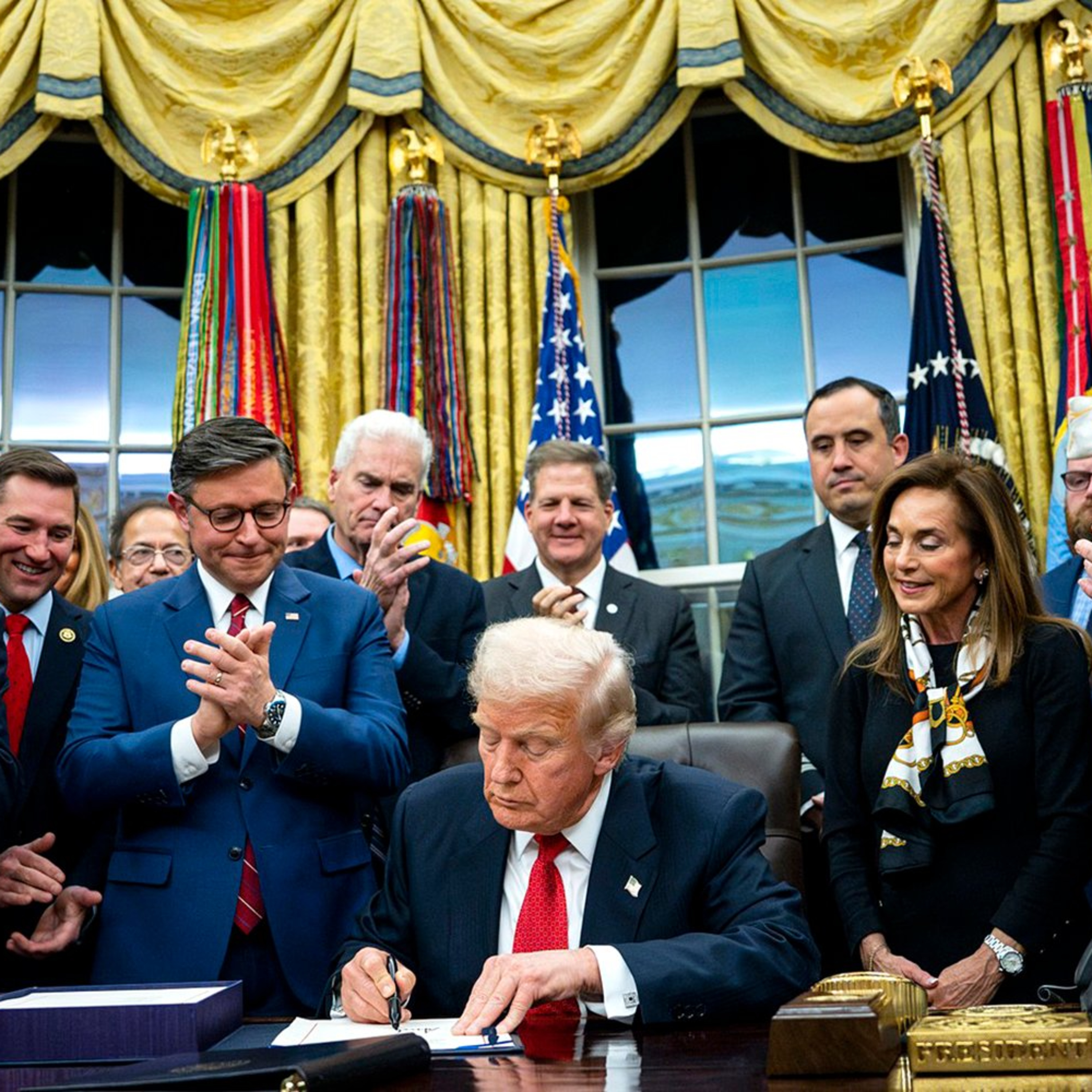 Trump lže Američanům o financování nejvelkolepějších oslav v historii USA