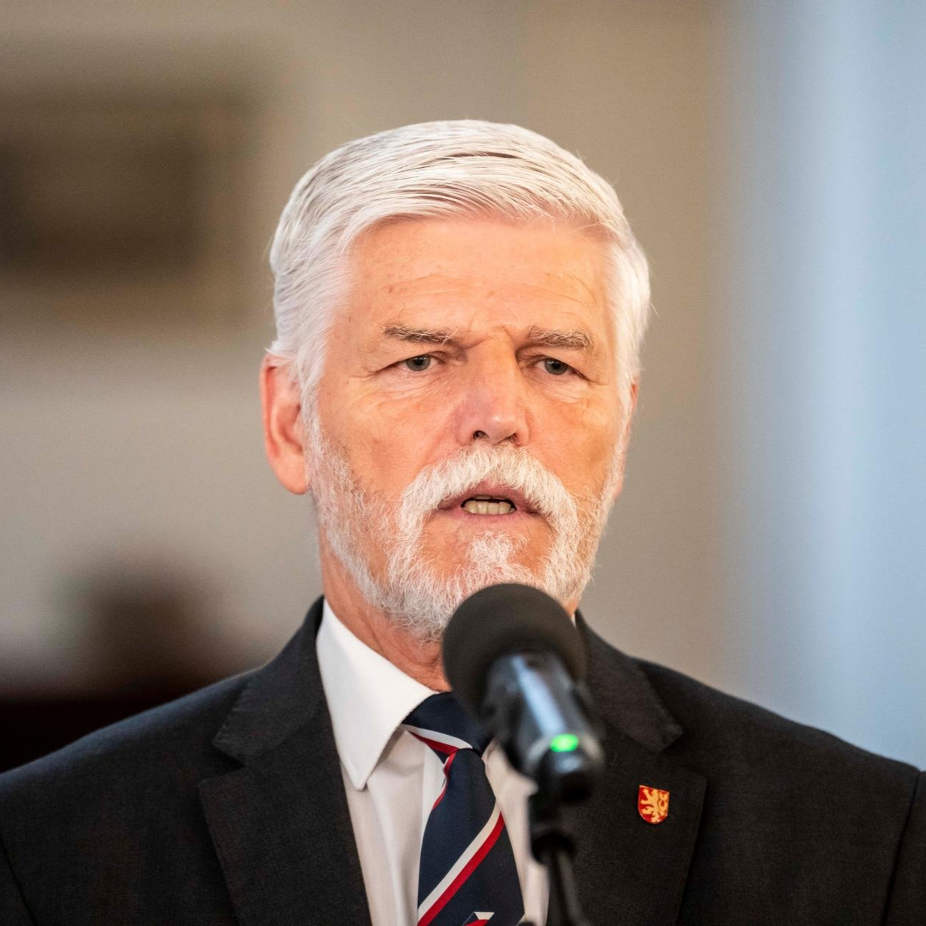 Prezident podal kompetenční žalobu. Co když vláda odmítne s Ústavním soudem spolupracovat?